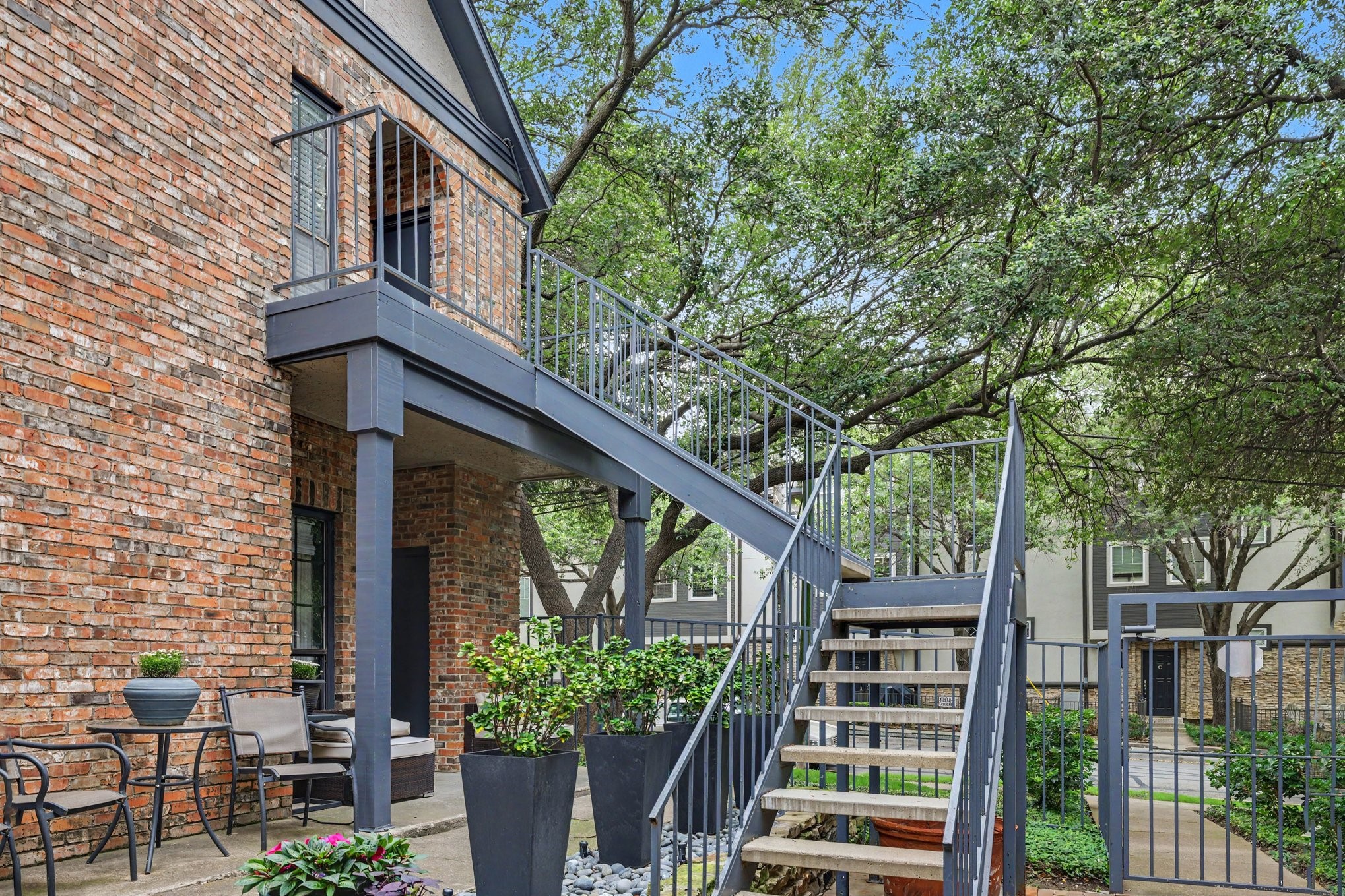 4102 Buena Vista Street Dallas TX 75204