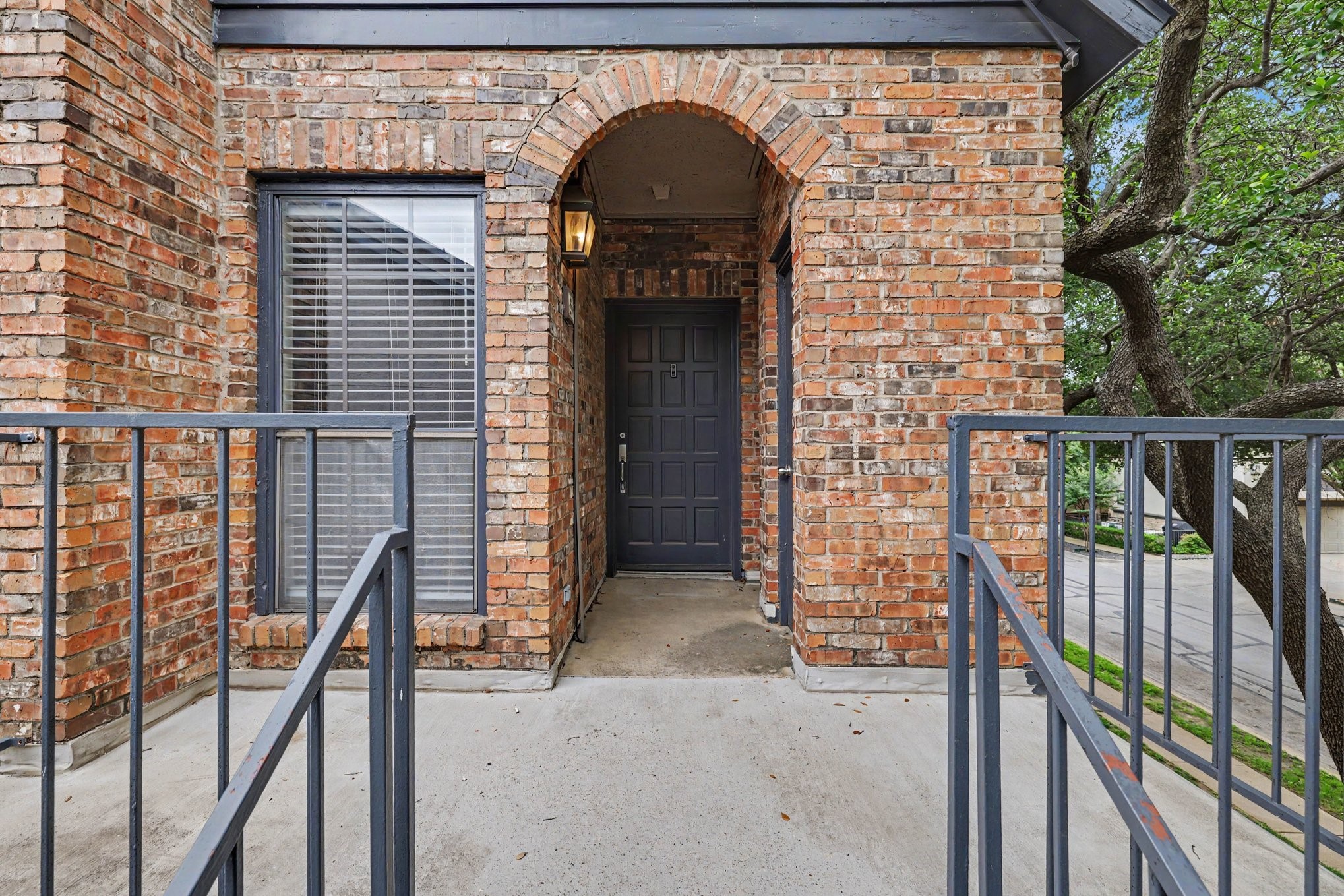 4102 Buena Vista Street Dallas TX 75204