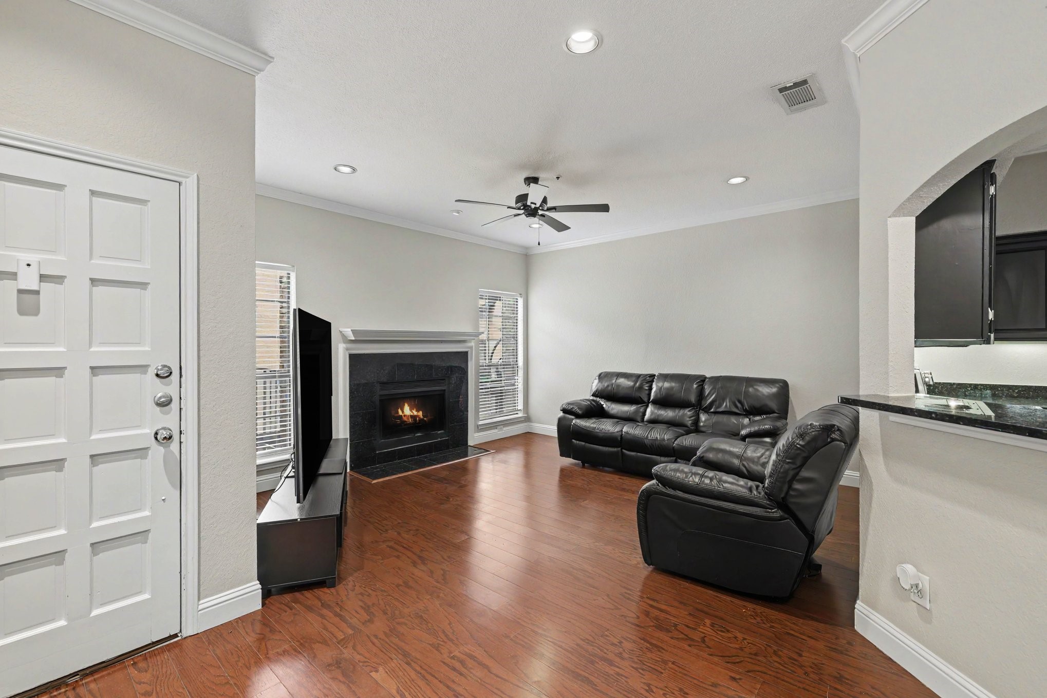 4102 Buena Vista Street Dallas TX 75204