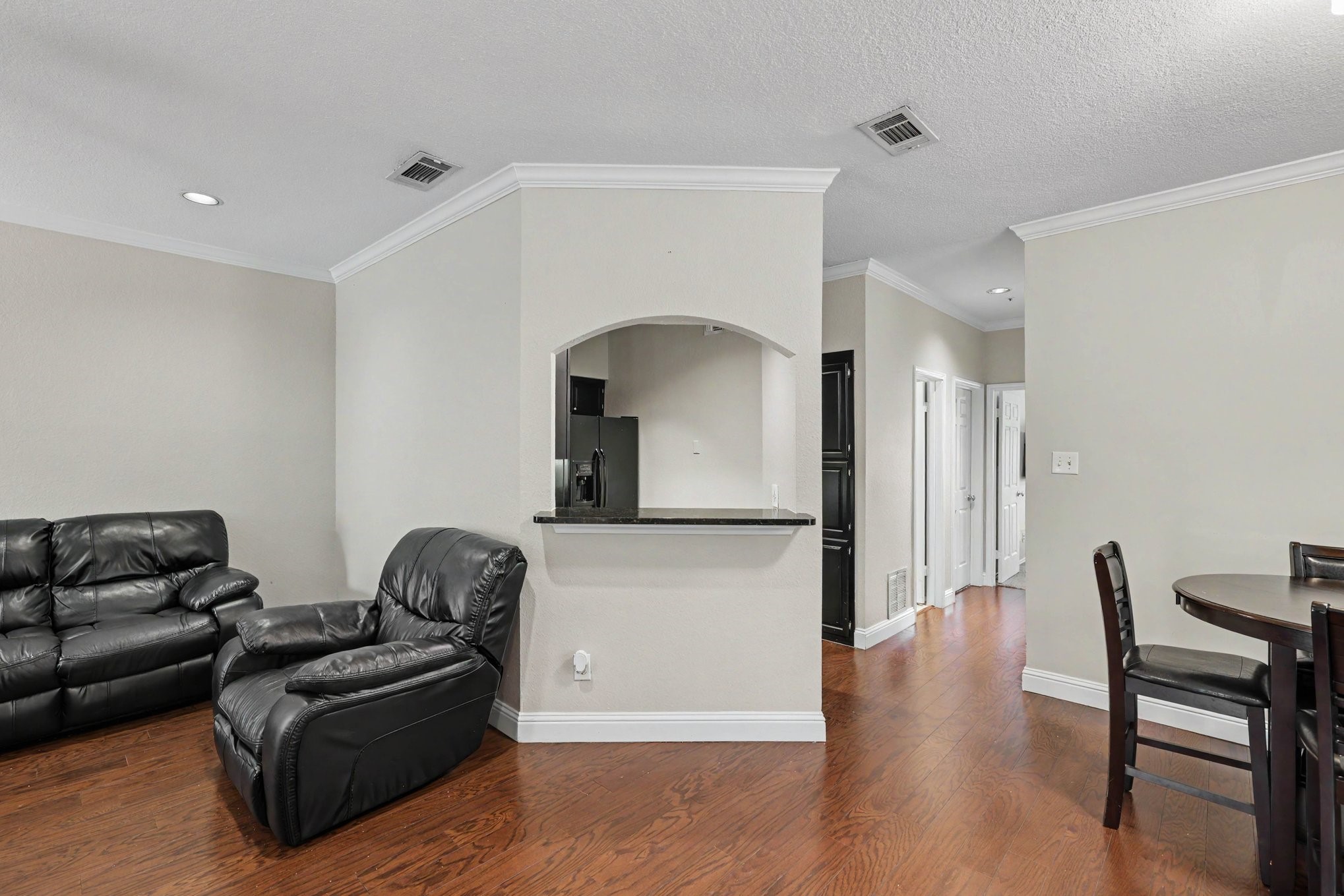 4102 Buena Vista Street Dallas TX 75204