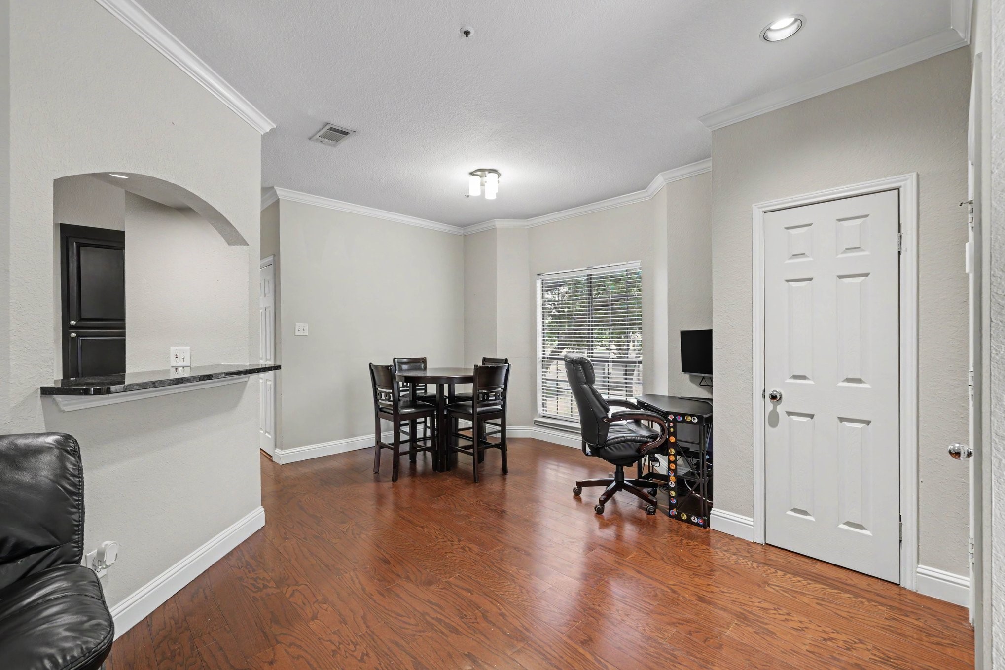 4102 Buena Vista Street Dallas TX 75204
