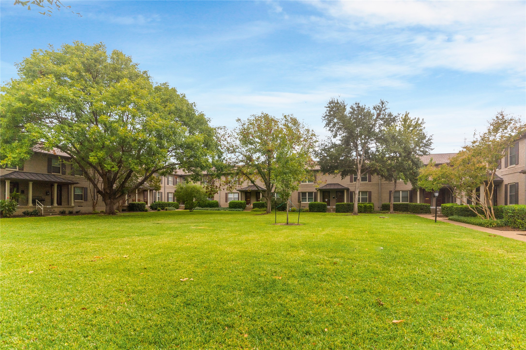 6422 Bordeaux Avenue Dallas TX 75209