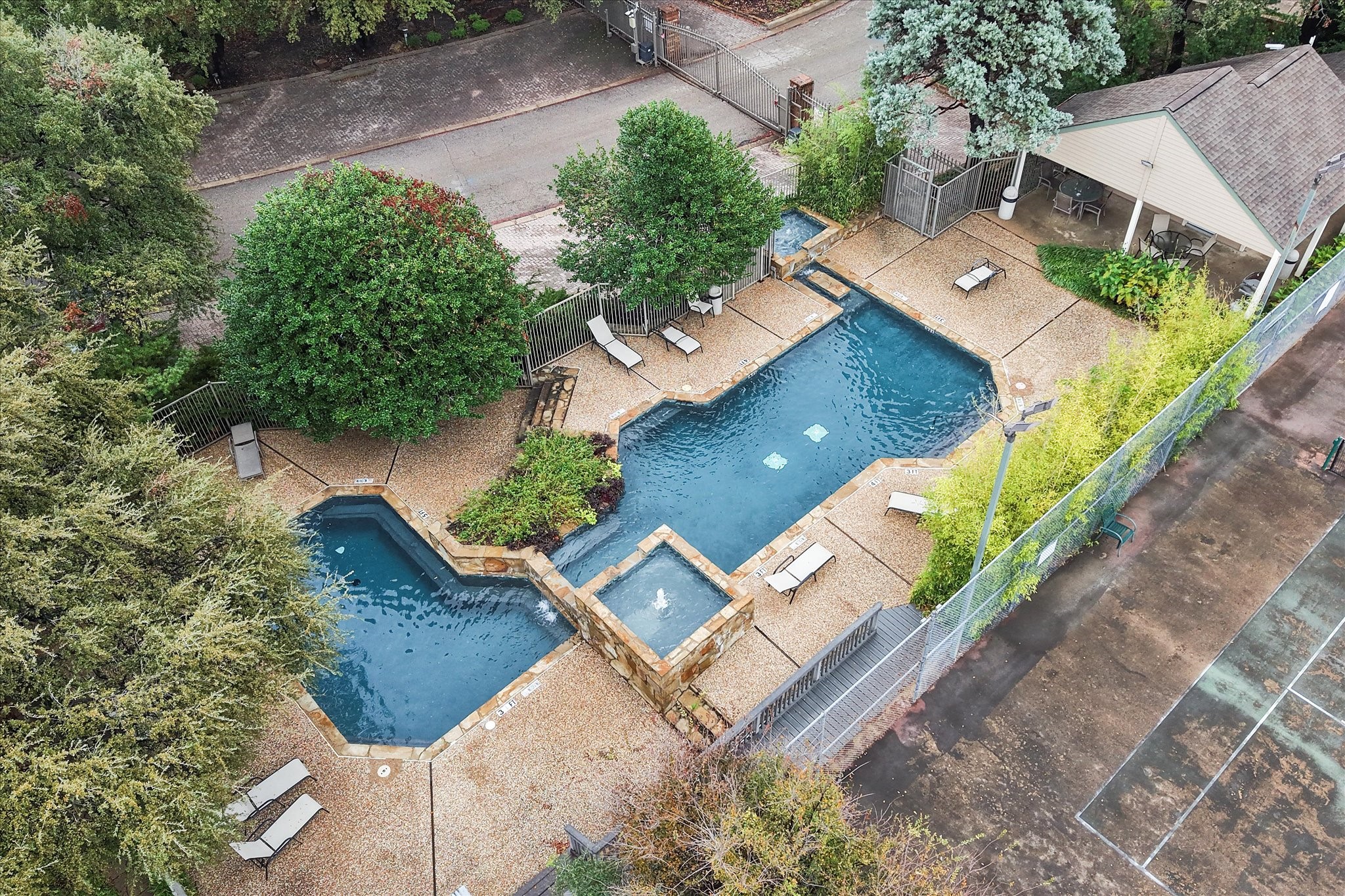 5565 Preston Oaks Road Dallas TX 75254