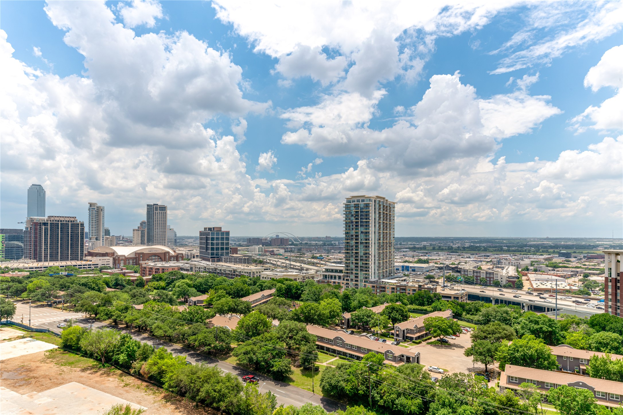 3130 N Harwood Dallas TX 75201