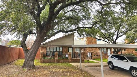 1101 Glenbrook Street Benbrook TX 76126