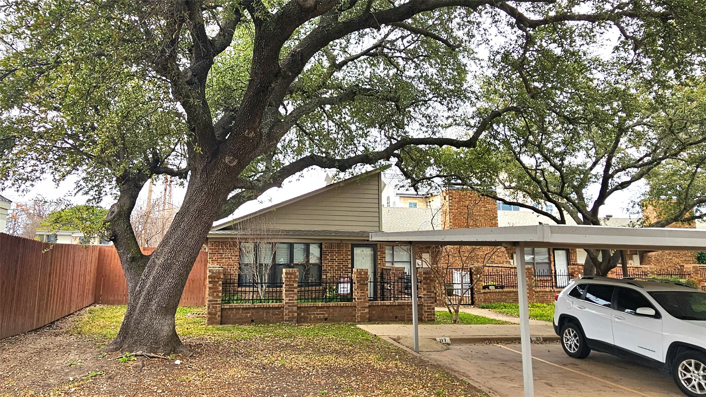 1101 Glenbrook Street Benbrook TX 76126