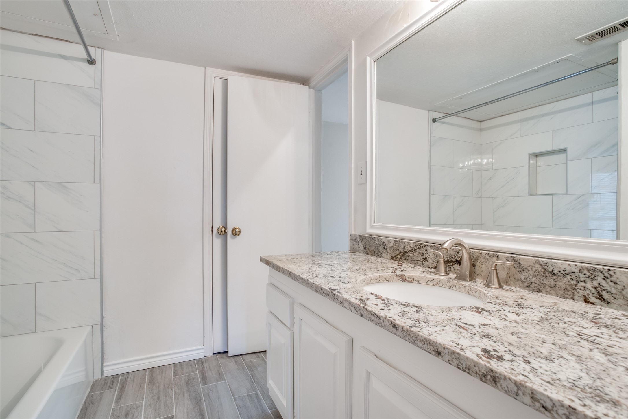 6220 Bentwood Trail Dallas TX 75252