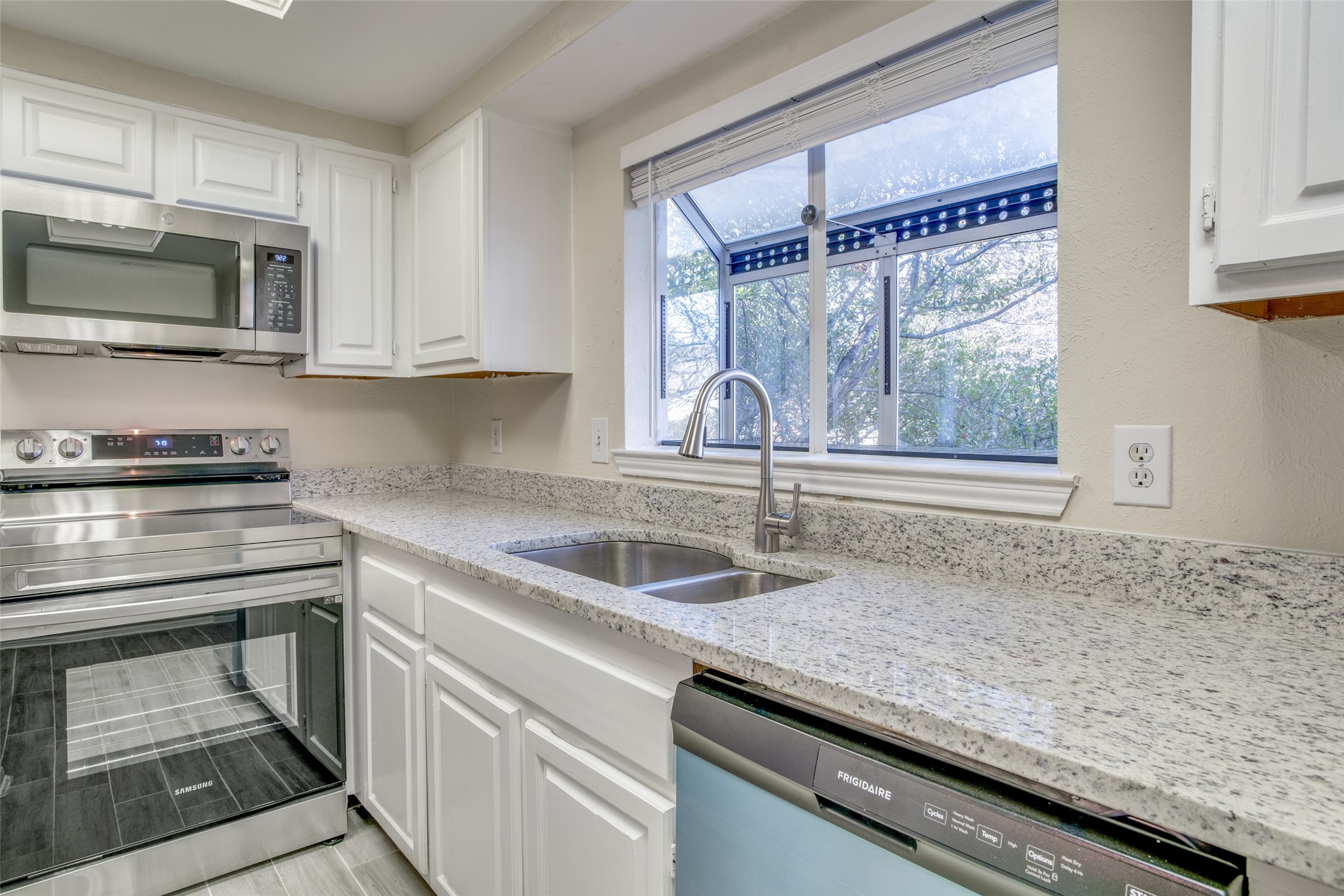 6220 Bentwood Trail Dallas TX 75252