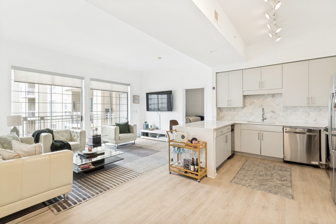 3225 Turtle Creek Boulevard Dallas TX 75219
