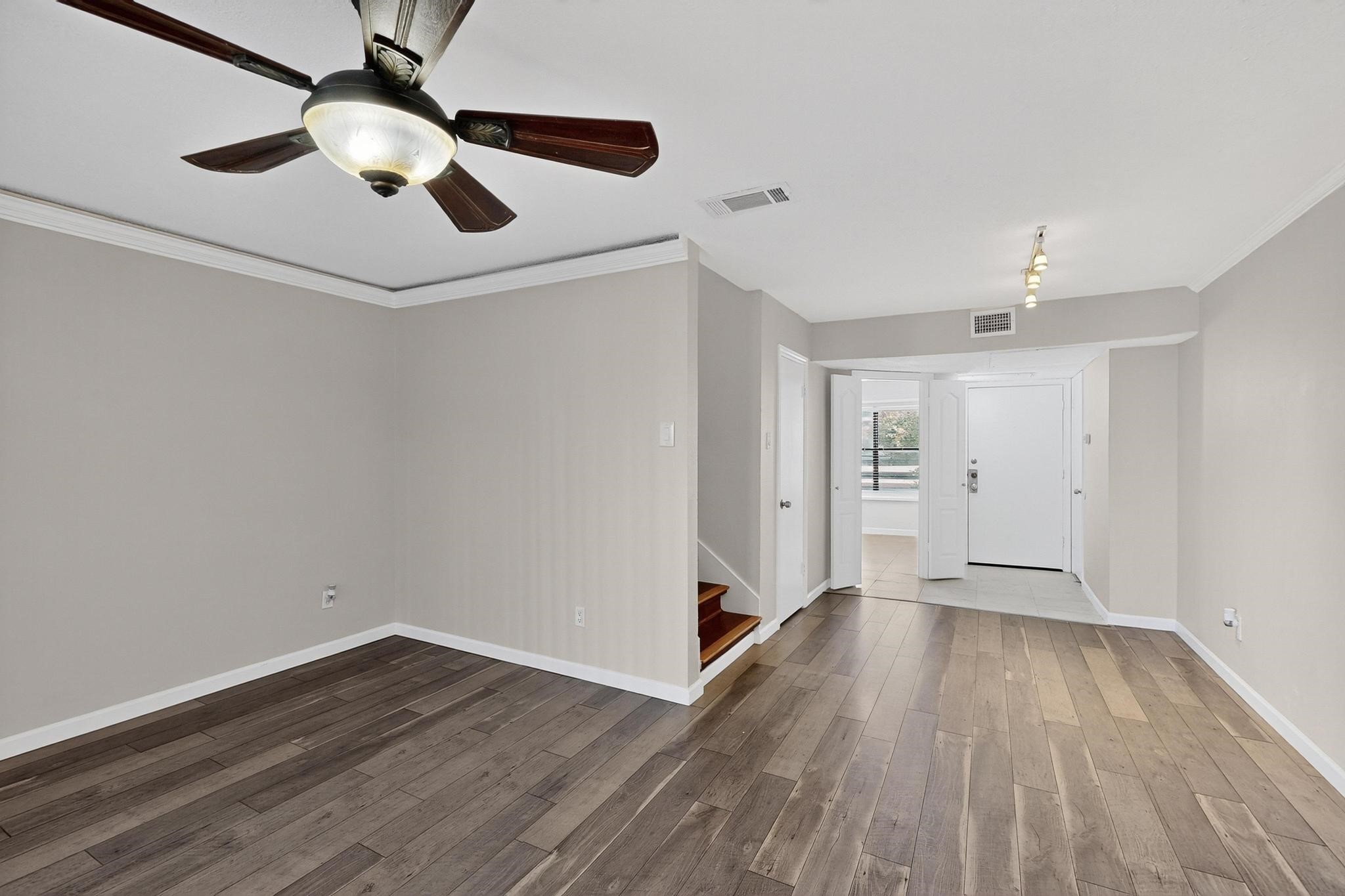 5840 Spring Valley Road Dallas TX 75254