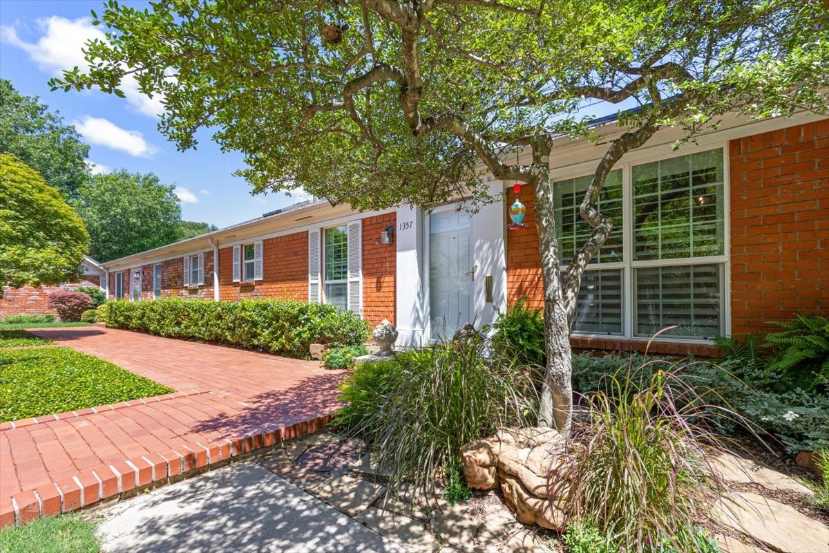 1357 Roaring Springs Road Fort Worth TX 76114