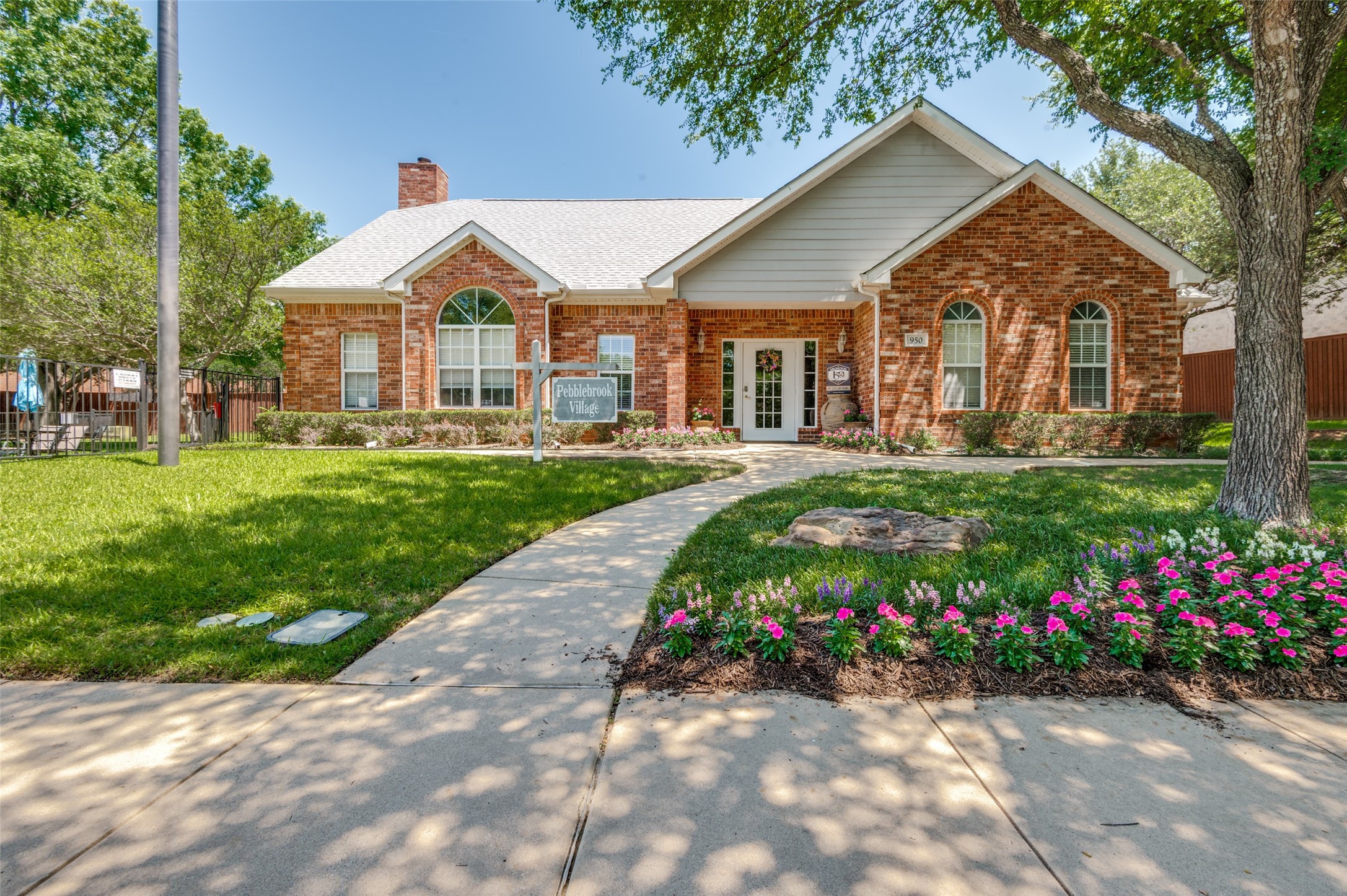 1004 Bridges Drive Arlington TX 76012