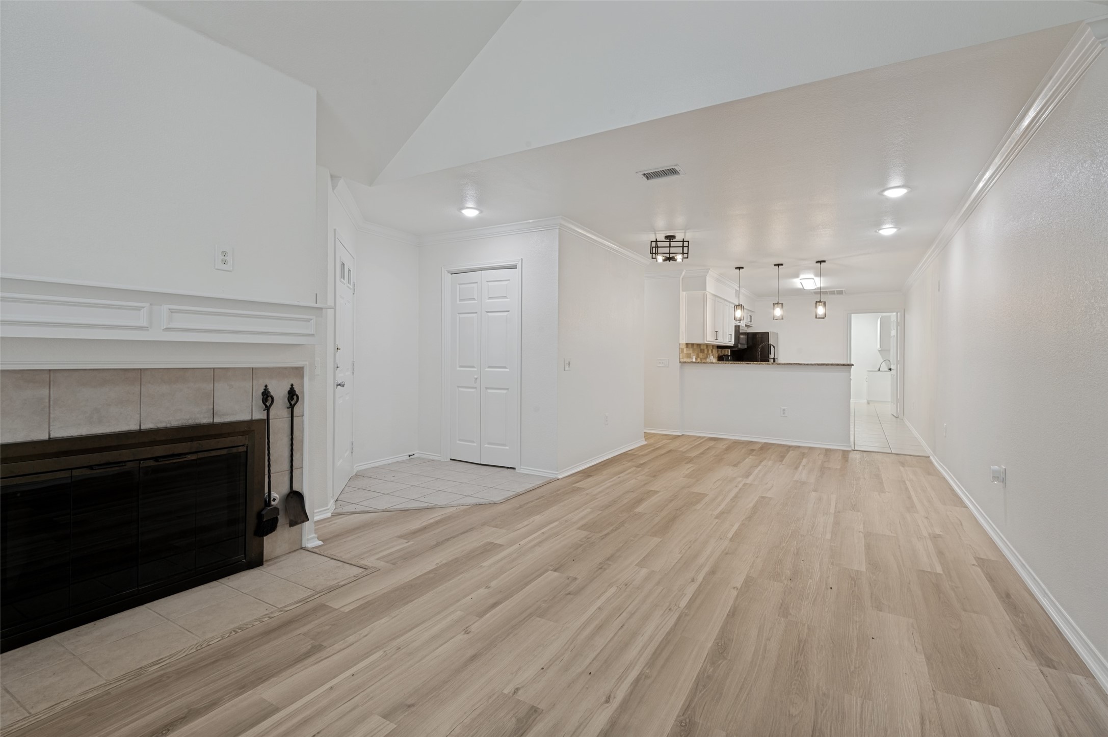 1004 Bridges Drive Arlington TX 76012