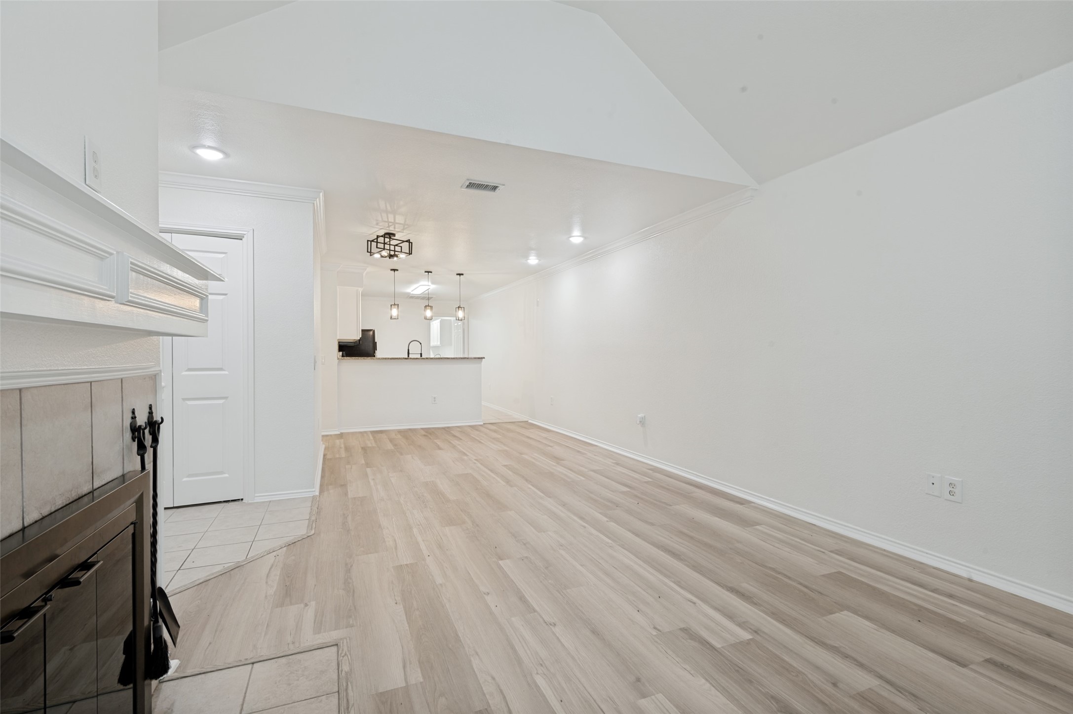 1004 Bridges Drive Arlington TX 76012