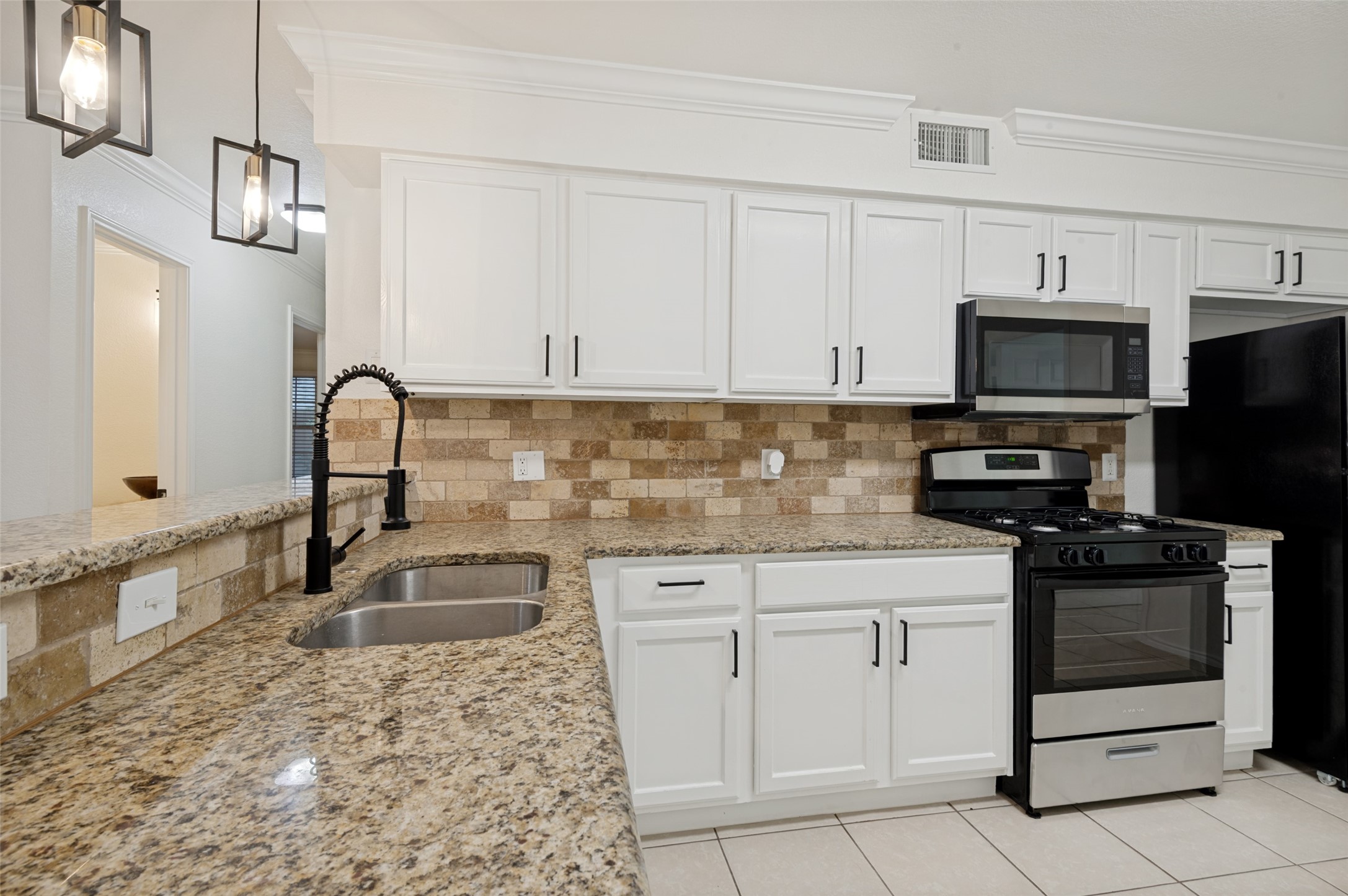 1004 Bridges Drive Arlington TX 76012