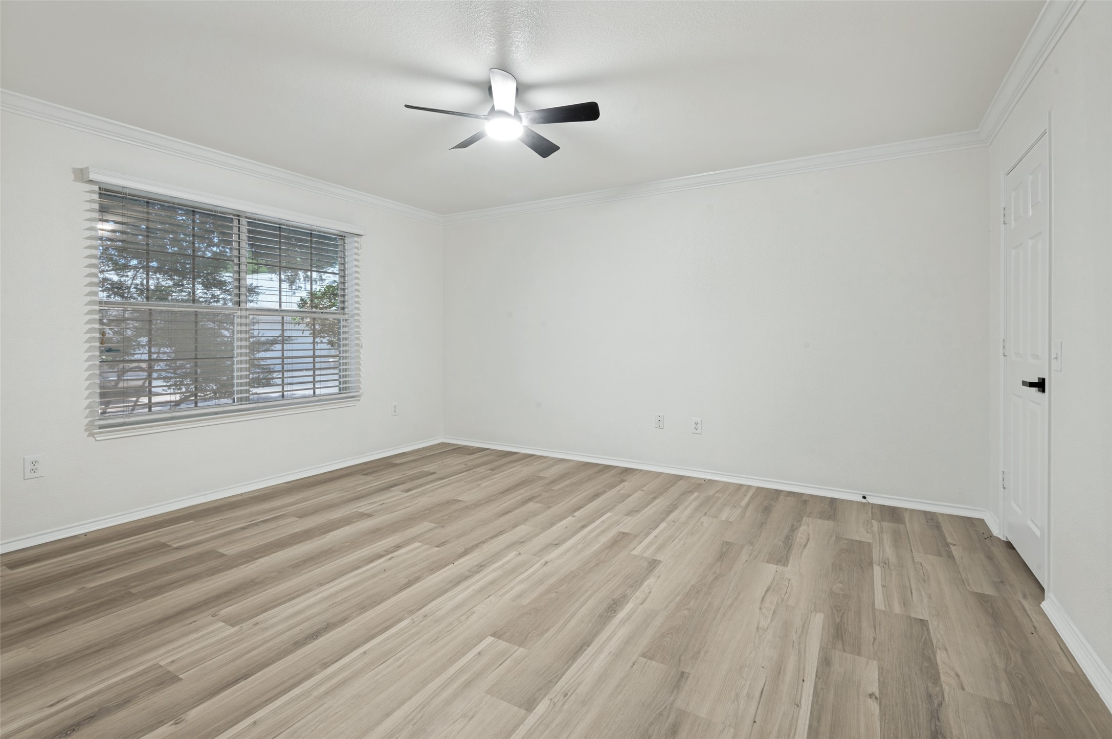 1004 Bridges Drive Arlington TX 76012