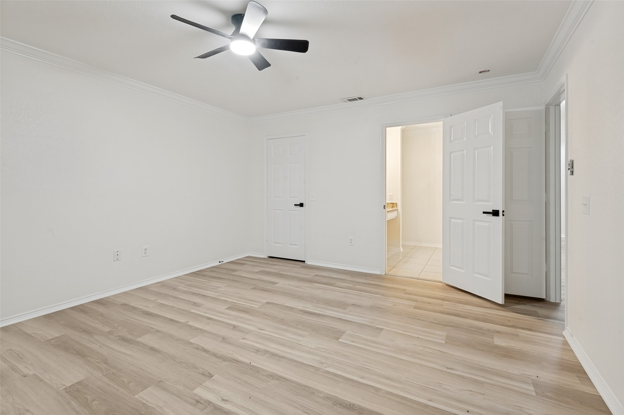 1004 Bridges Drive Arlington TX 76012