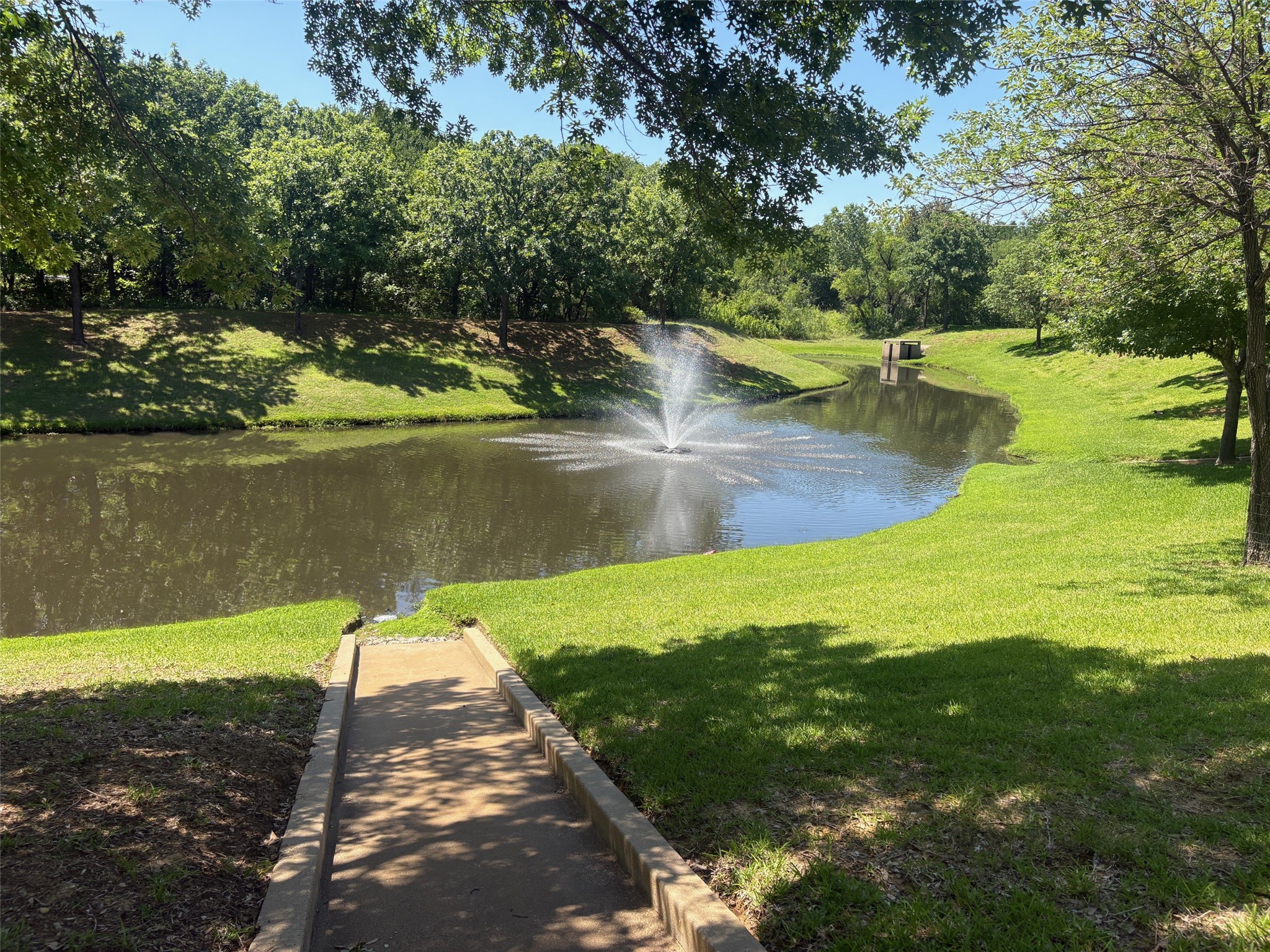 1004 Bridges Drive Arlington TX 76012