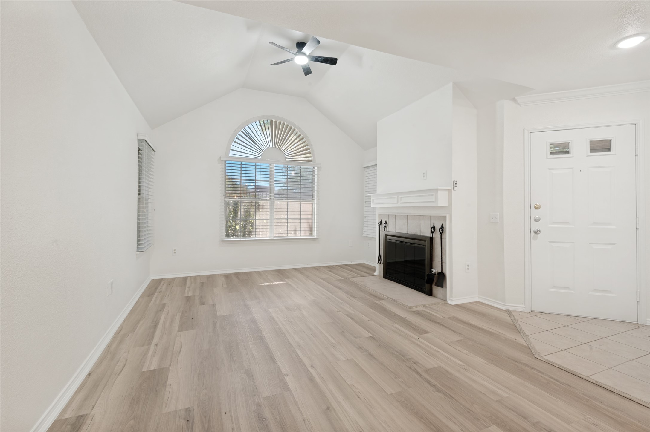 1004 Bridges Drive Arlington TX 76012
