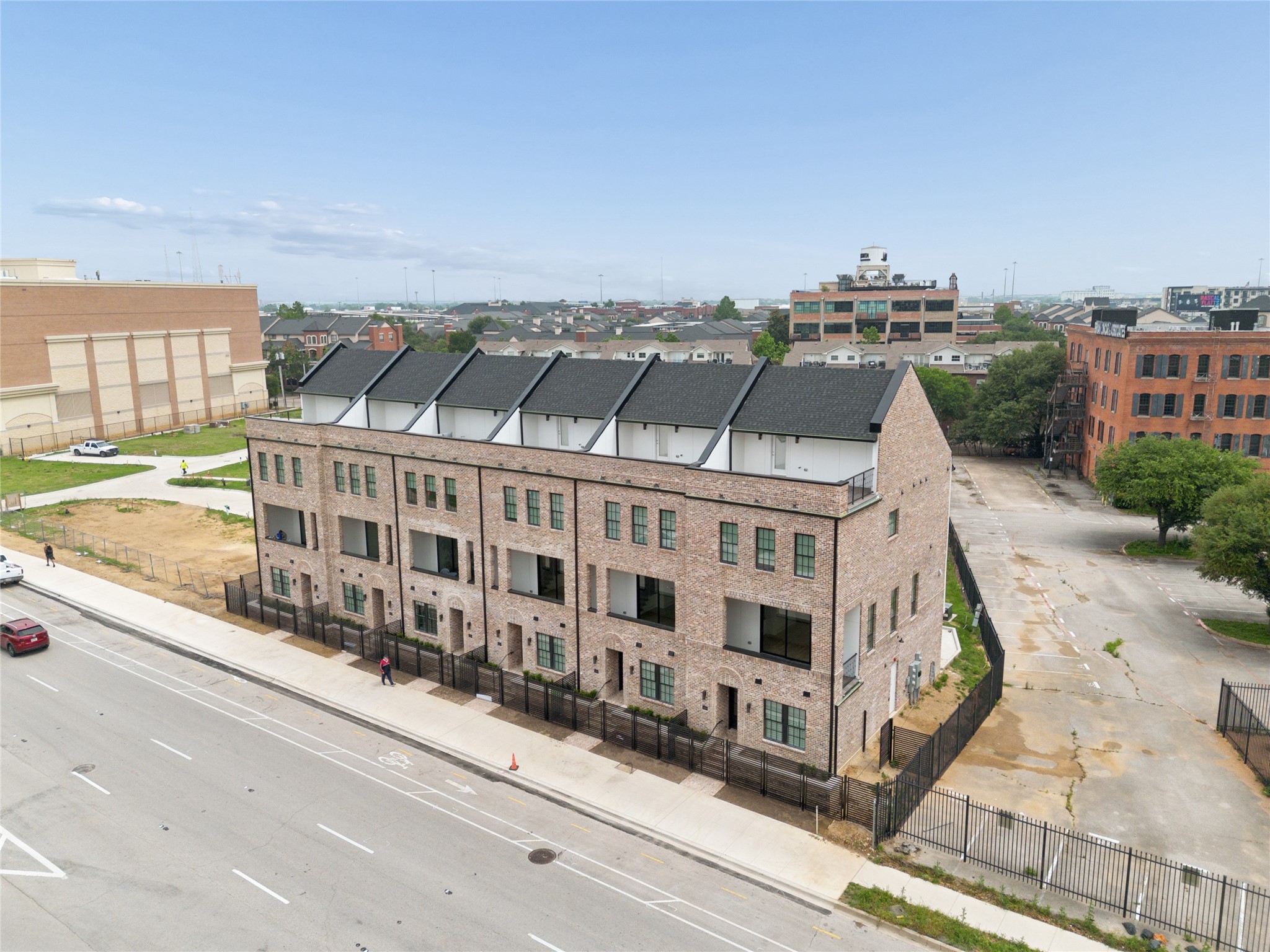 2401 Canton Street Dallas TX 75201
