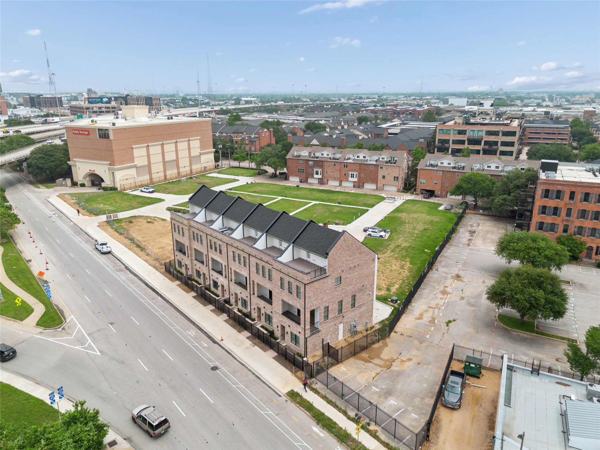 2401 Canton Street Dallas TX 75201