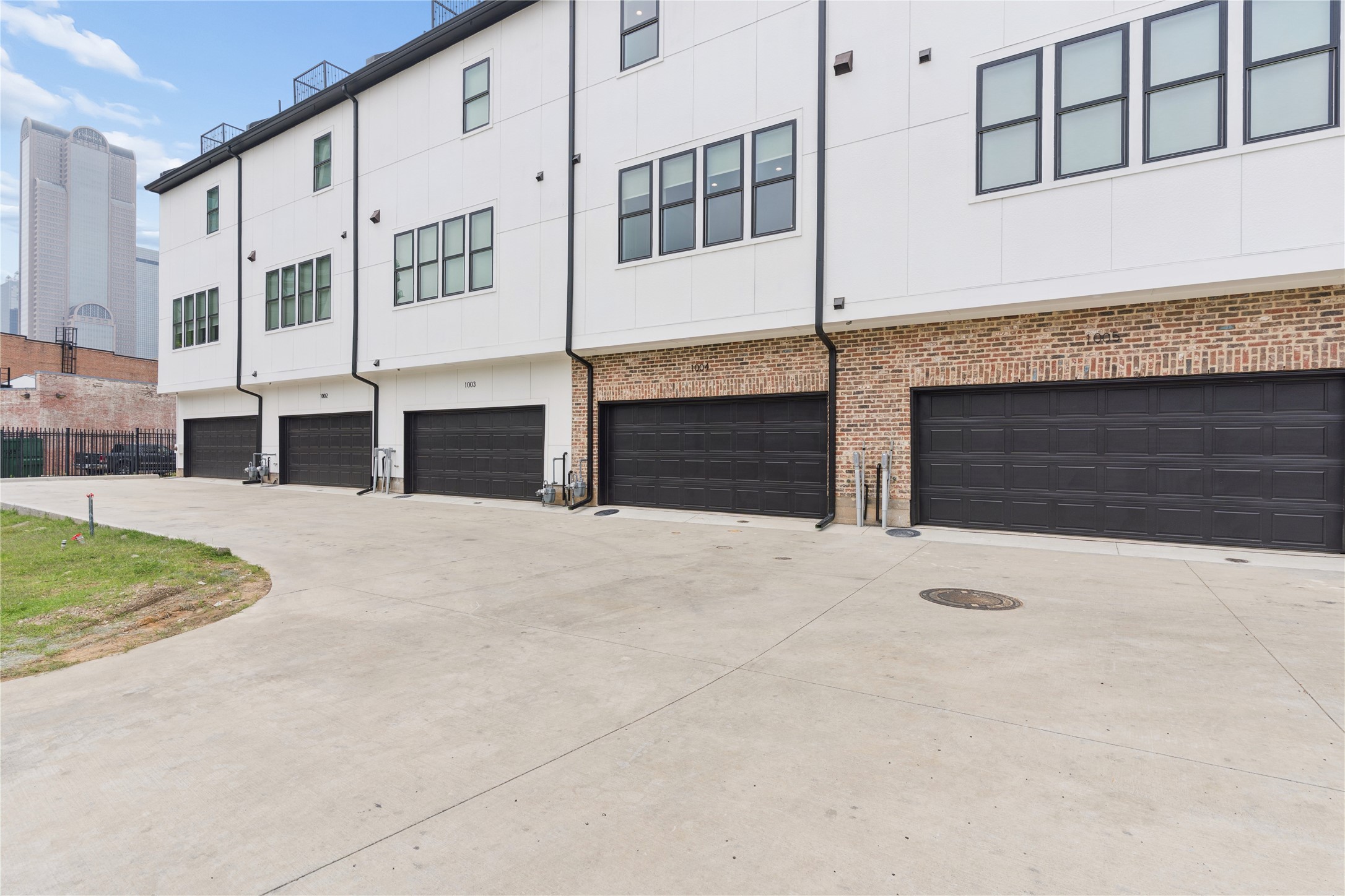 2401 Canton Street Dallas TX 75201