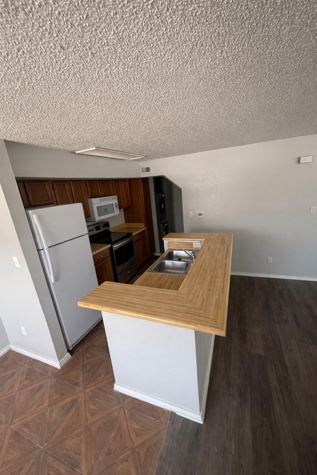 9823 Walnut Street Dallas TX 75243