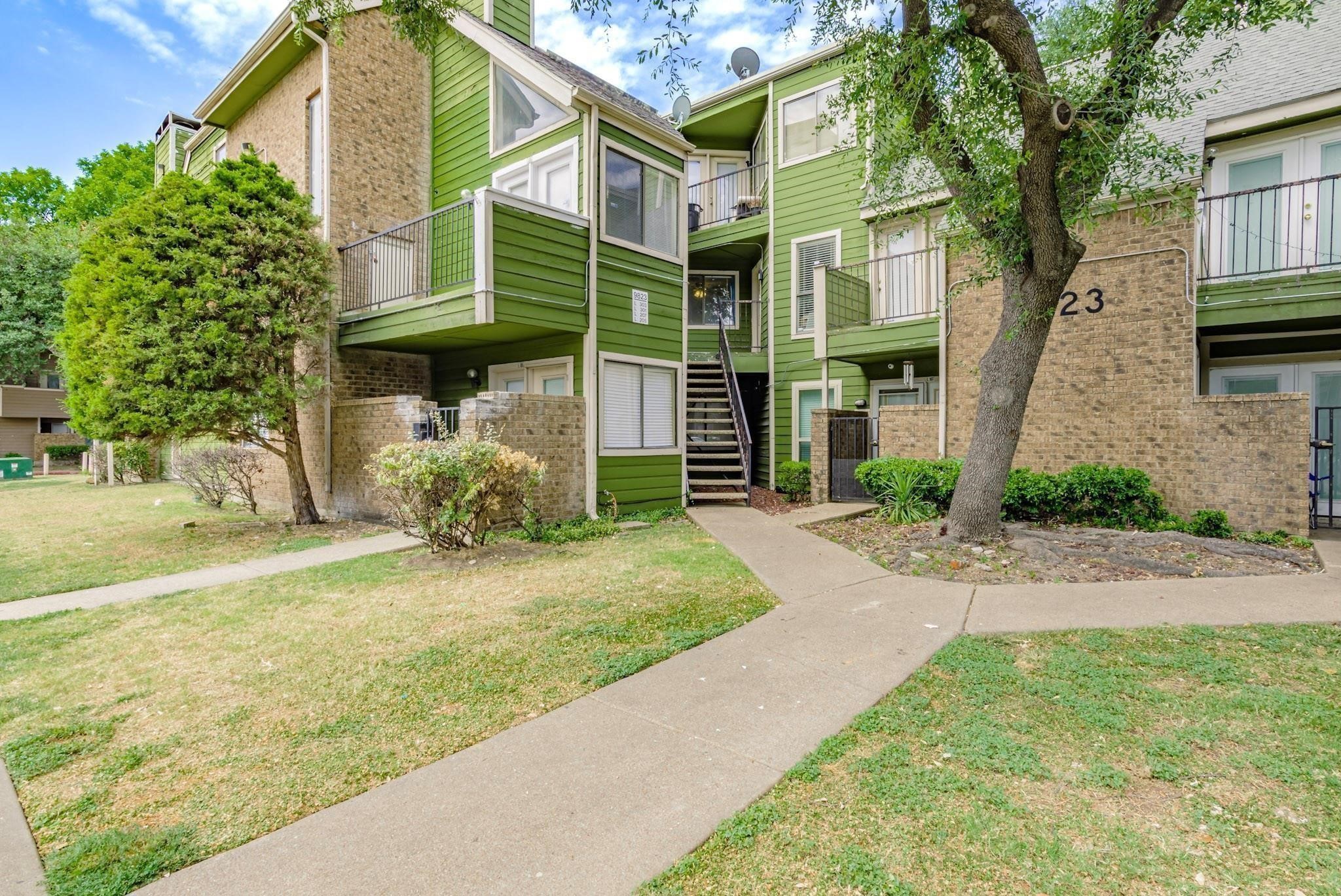 9823 Walnut Street Dallas TX 75243