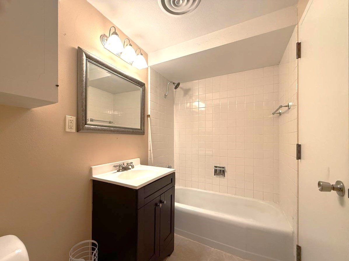 6211 W Northwest Highway Dallas TX 75225