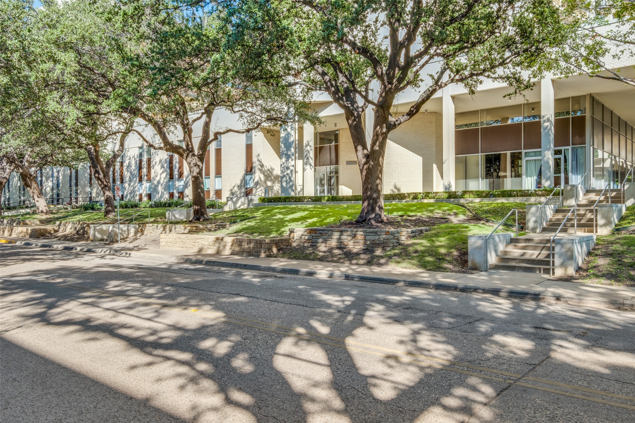 6211 W Northwest Highway Dallas TX 75225