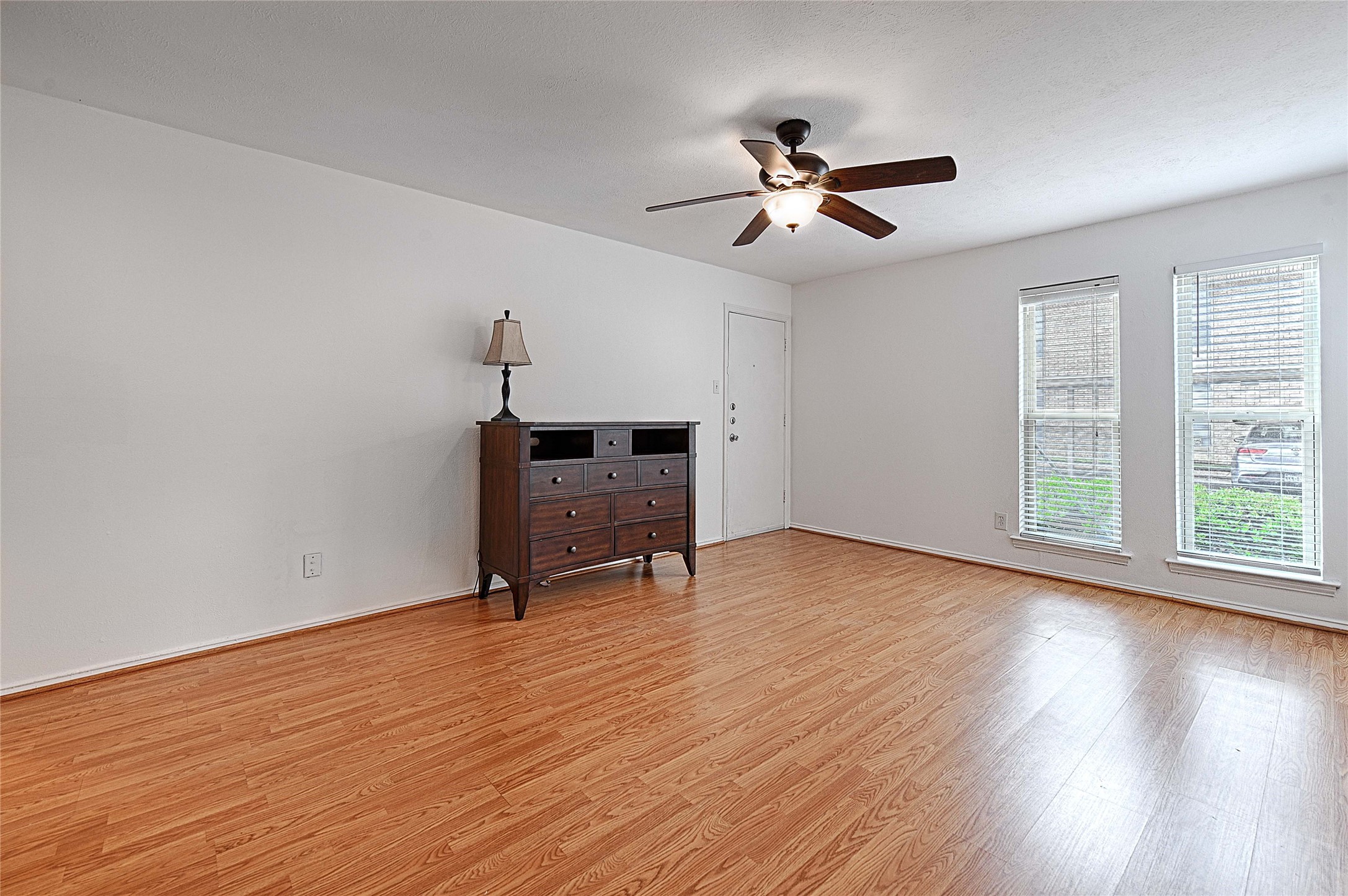 5808 Sandhurst Lane Dallas TX 75206