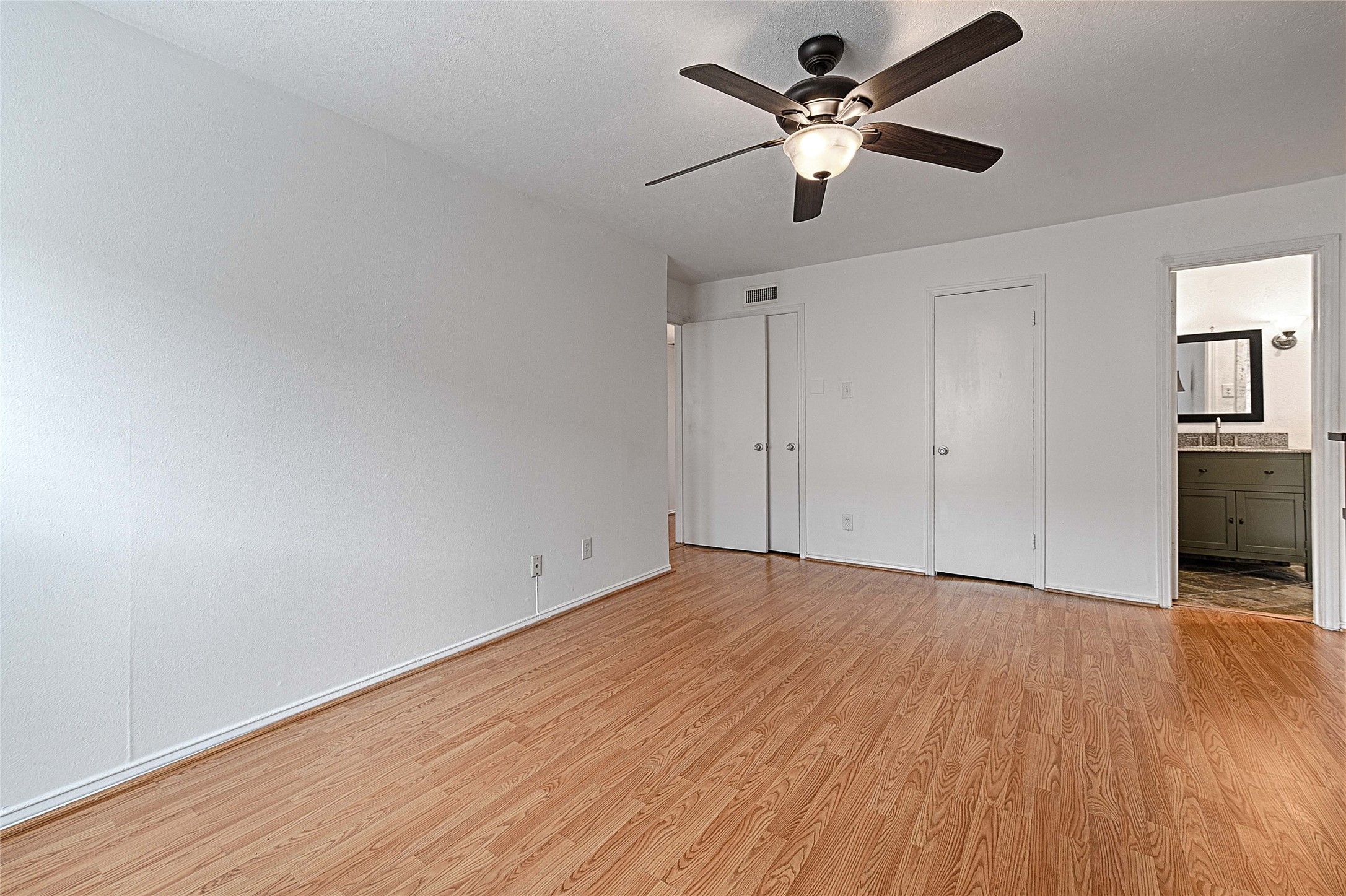 5808 Sandhurst Lane Dallas TX 75206