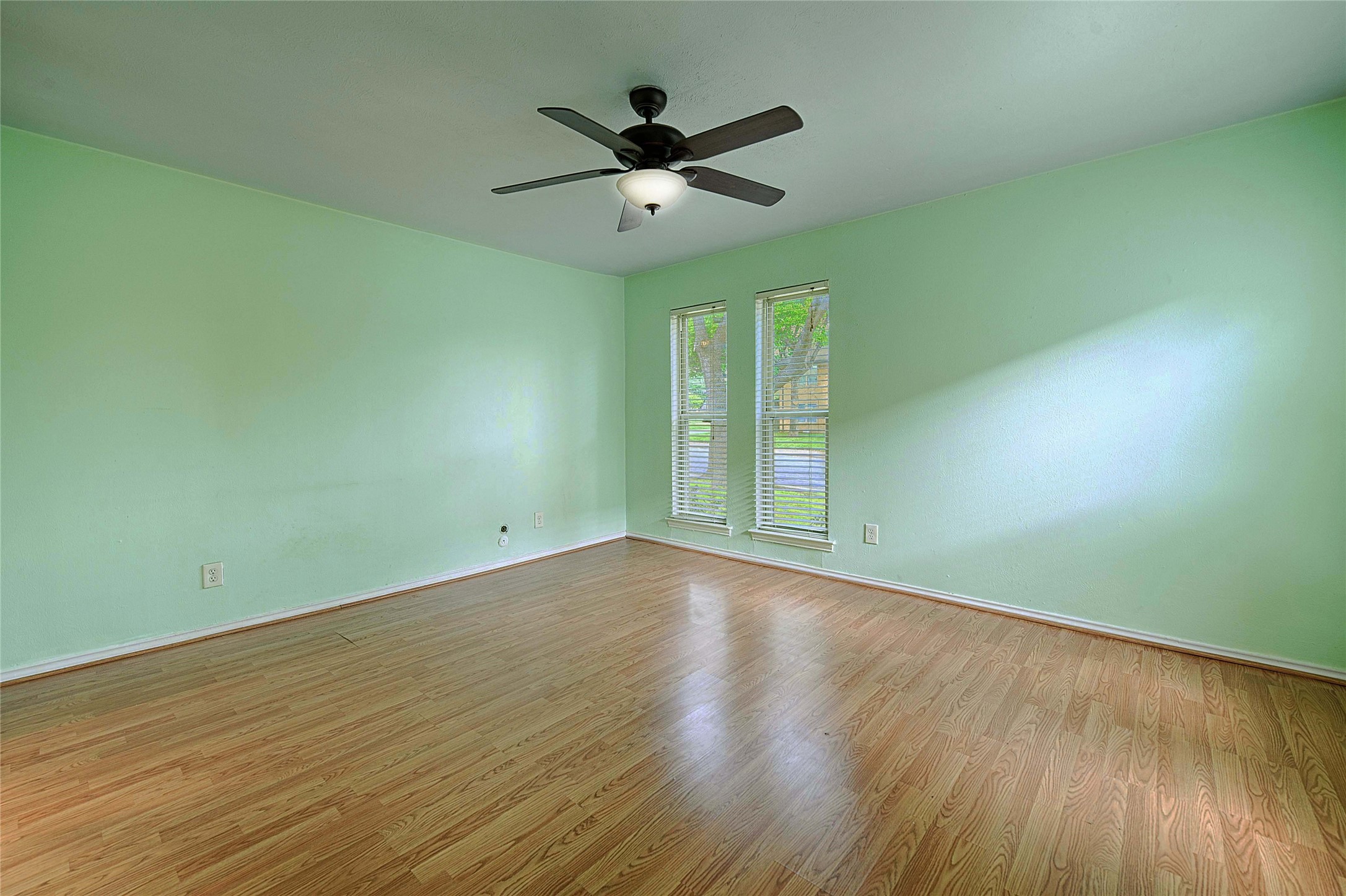 5808 Sandhurst Lane Dallas TX 75206