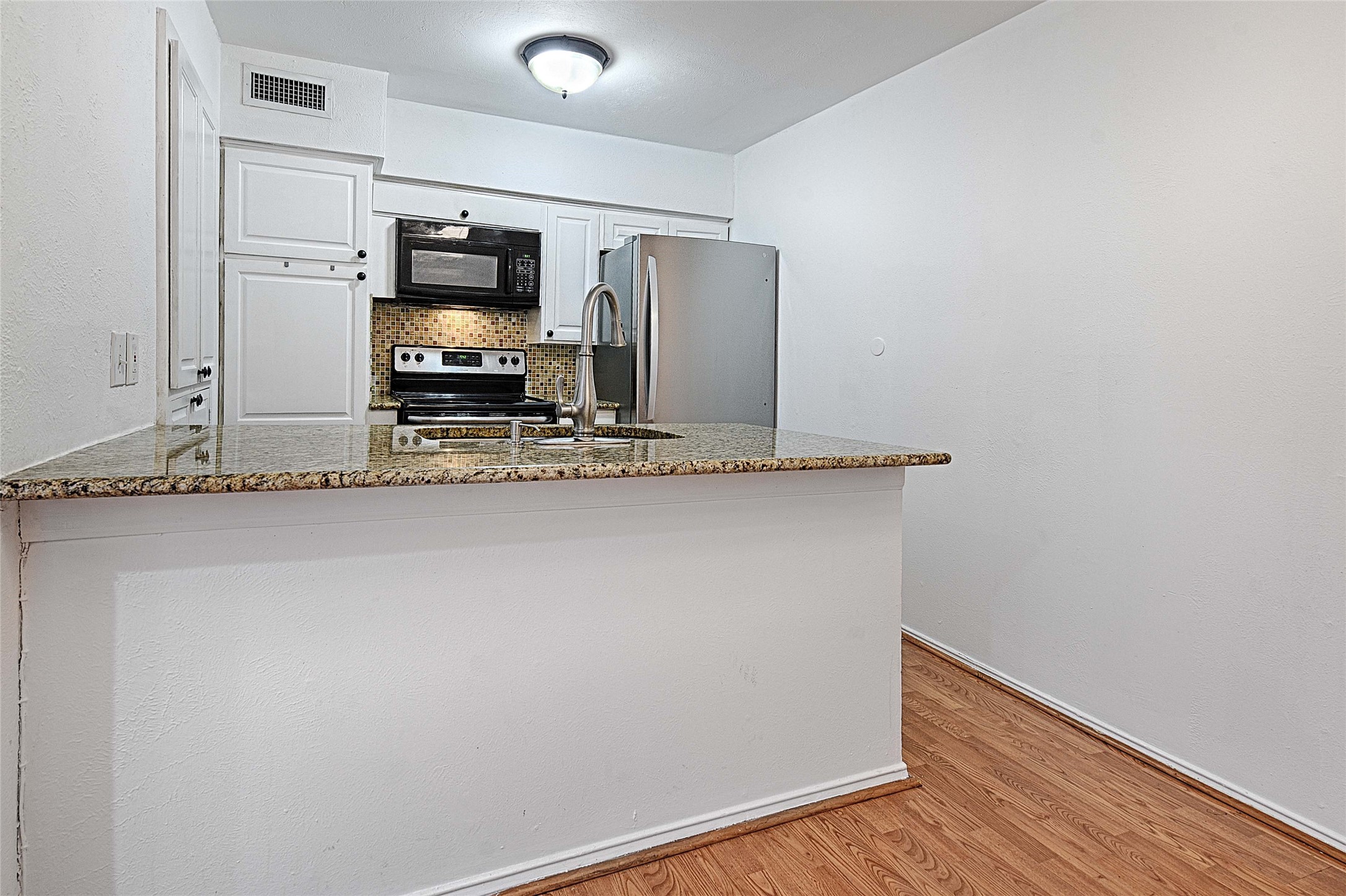5808 Sandhurst Lane Dallas TX 75206