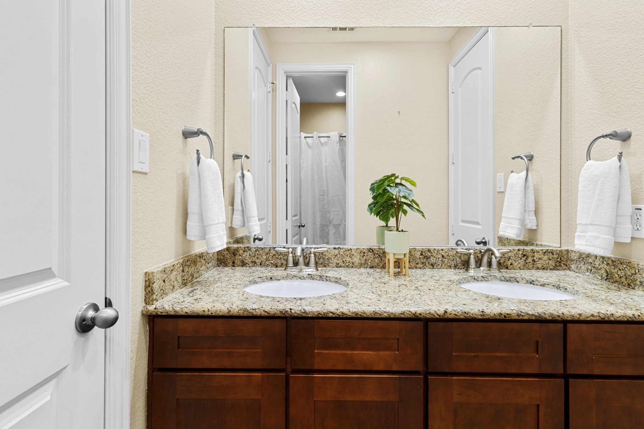 6748 San Roque Irving TX 75039