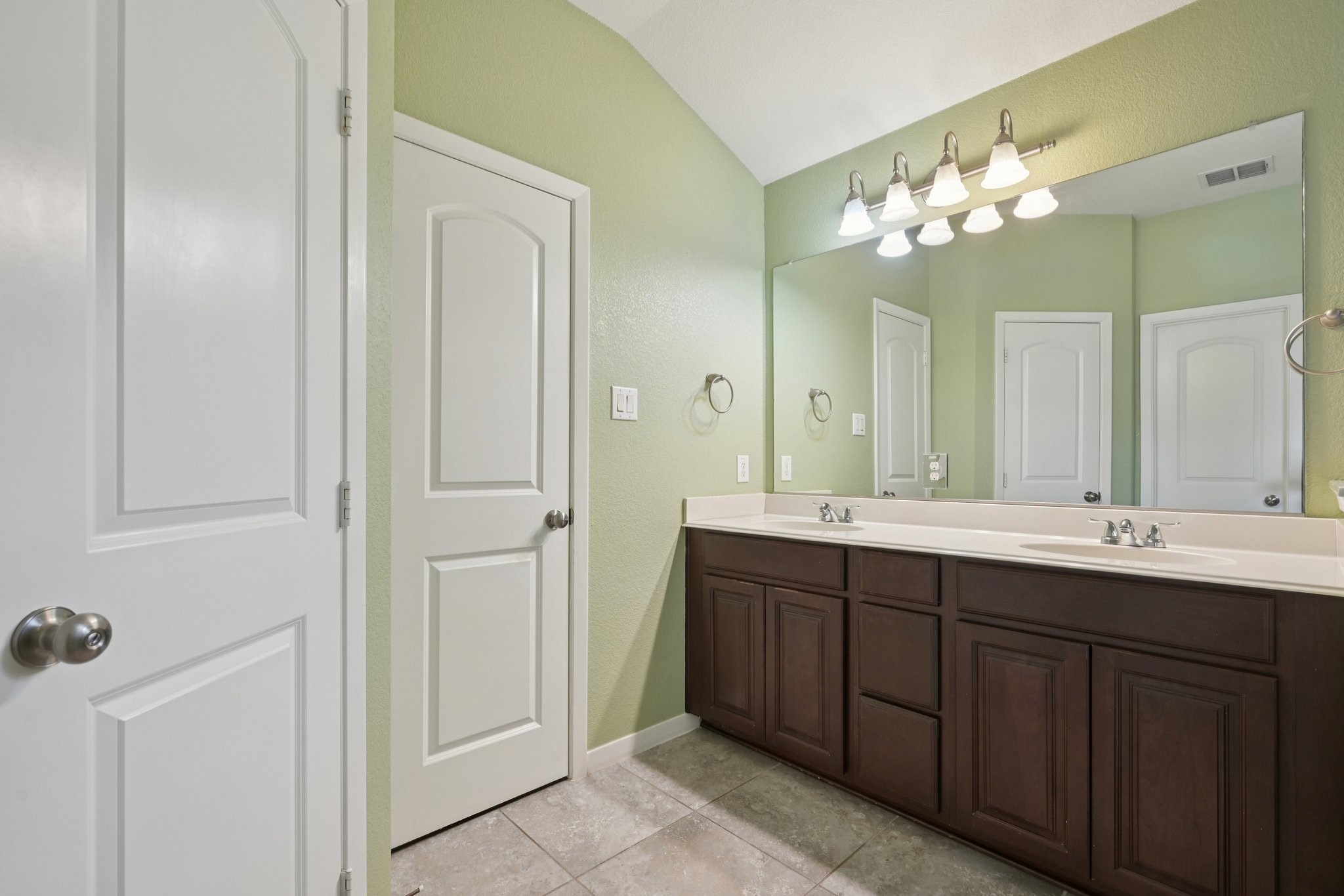 3934 Amberwood Drive Addison TX 75001