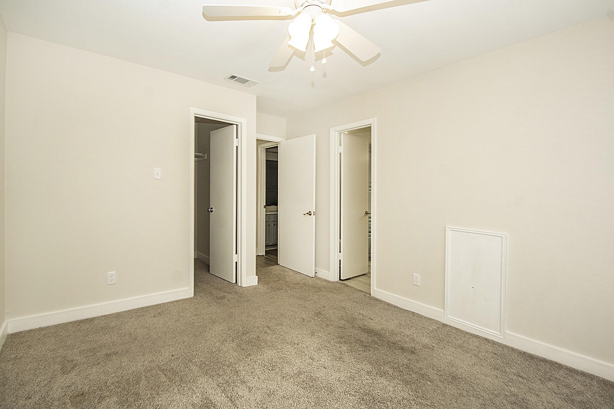 1104 Riverchase Lane Arlington TX 76011