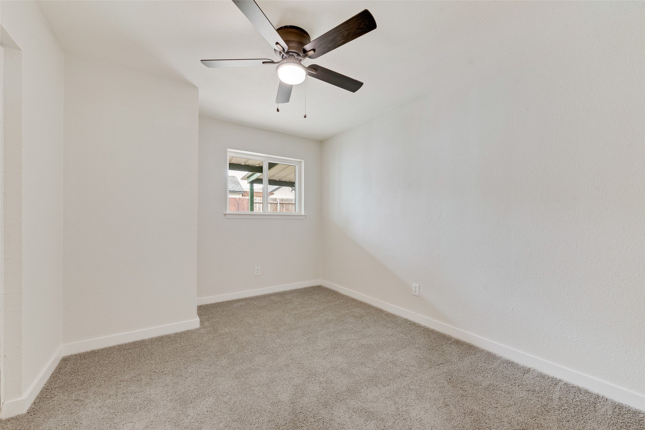 1032 Pleasant Valley Lane Arlington TX 76015