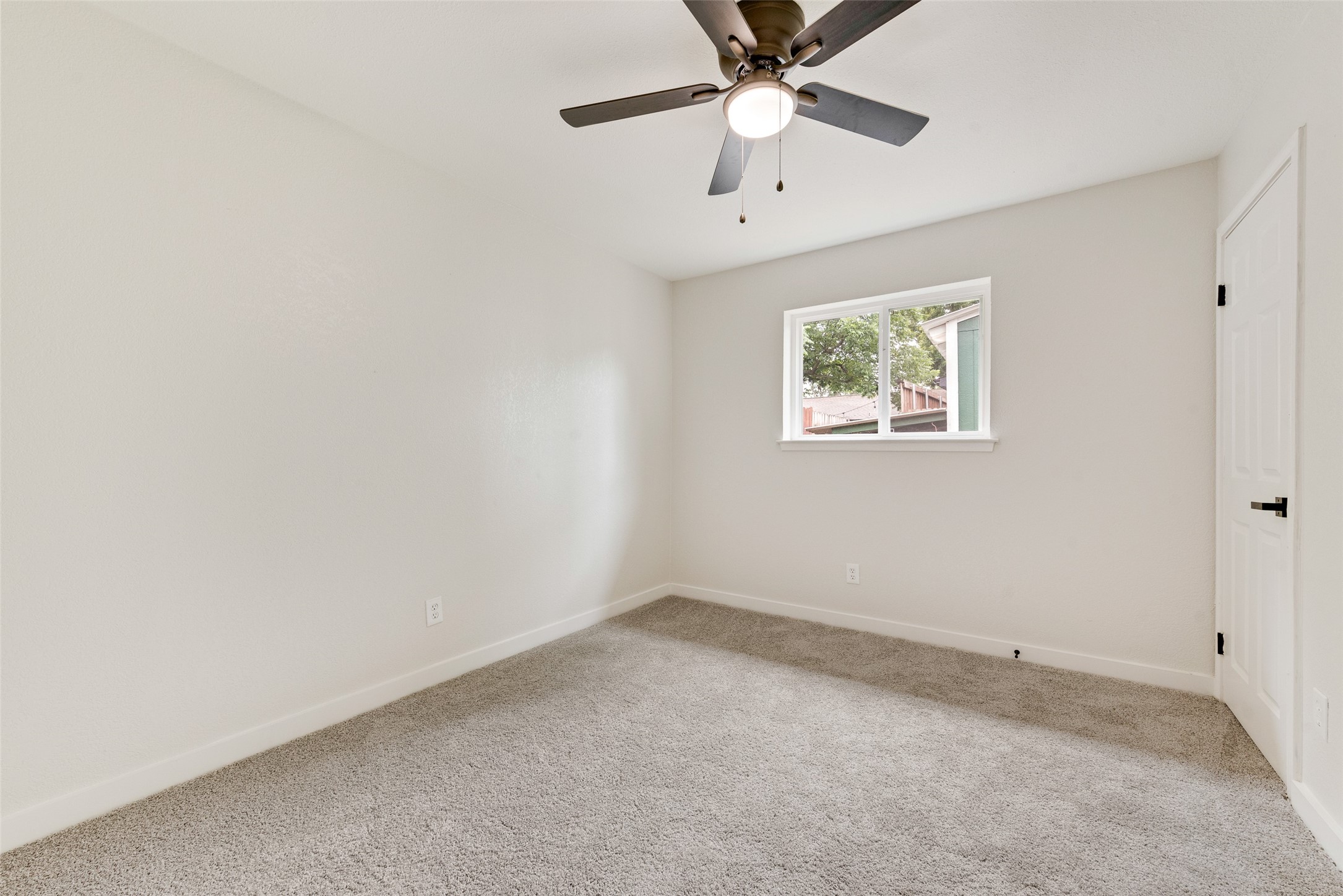 1032 Pleasant Valley Lane Arlington TX 76015