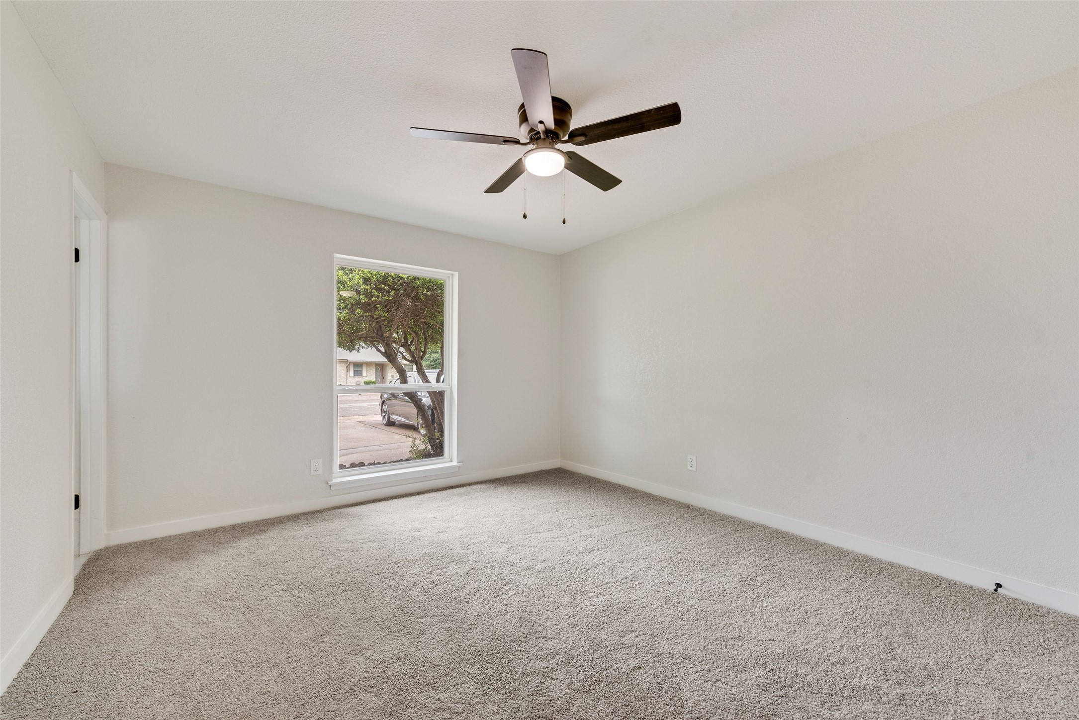 1032 Pleasant Valley Lane Arlington TX 76015