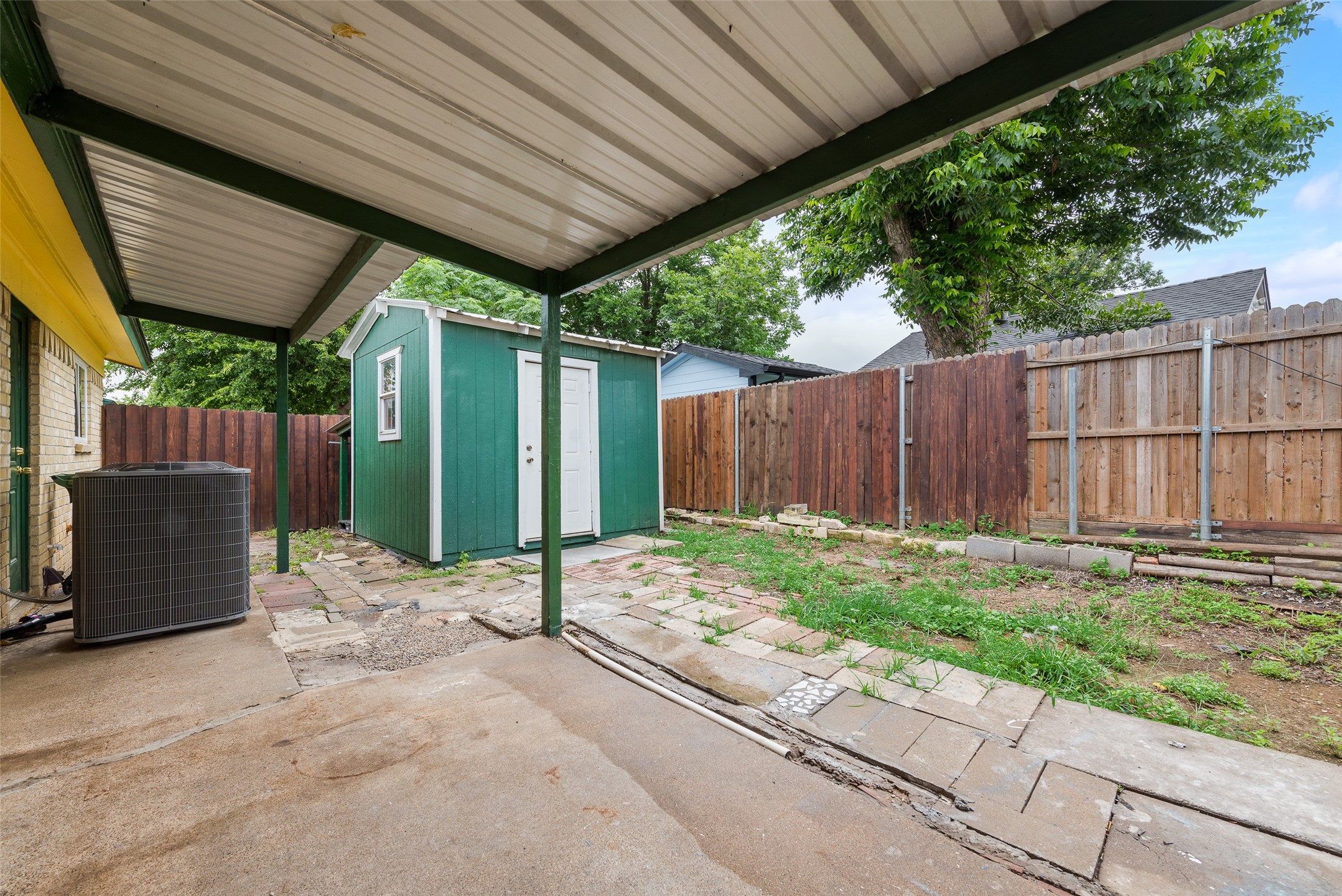 1032 Pleasant Valley Lane Arlington TX 76015