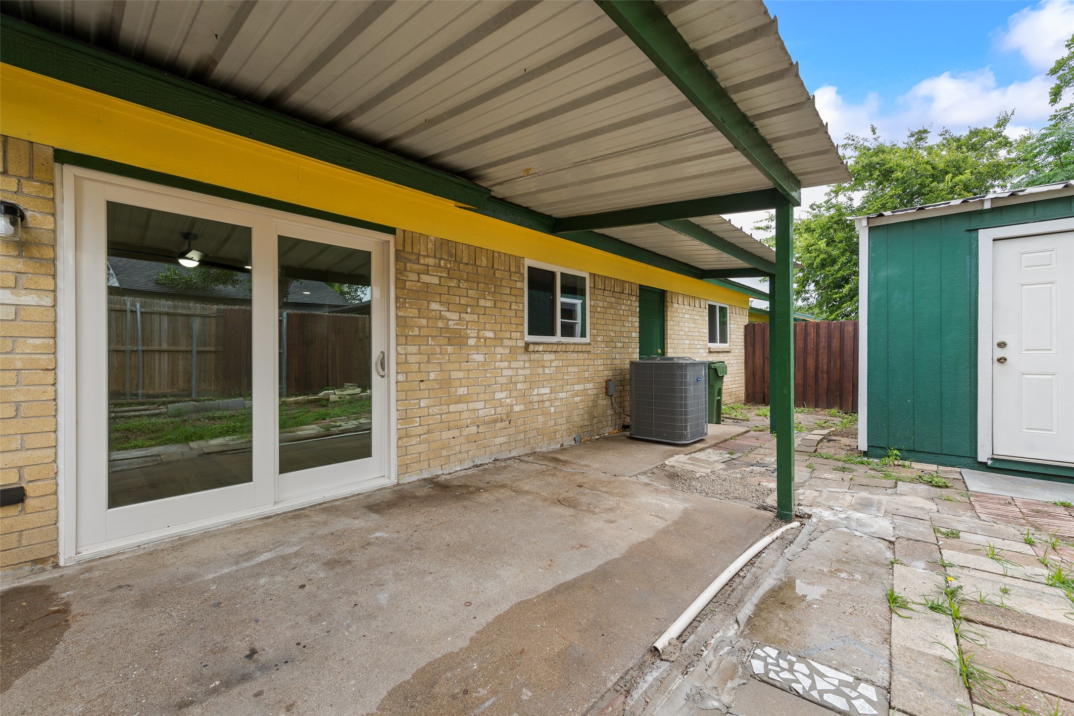 1032 Pleasant Valley Lane Arlington TX 76015