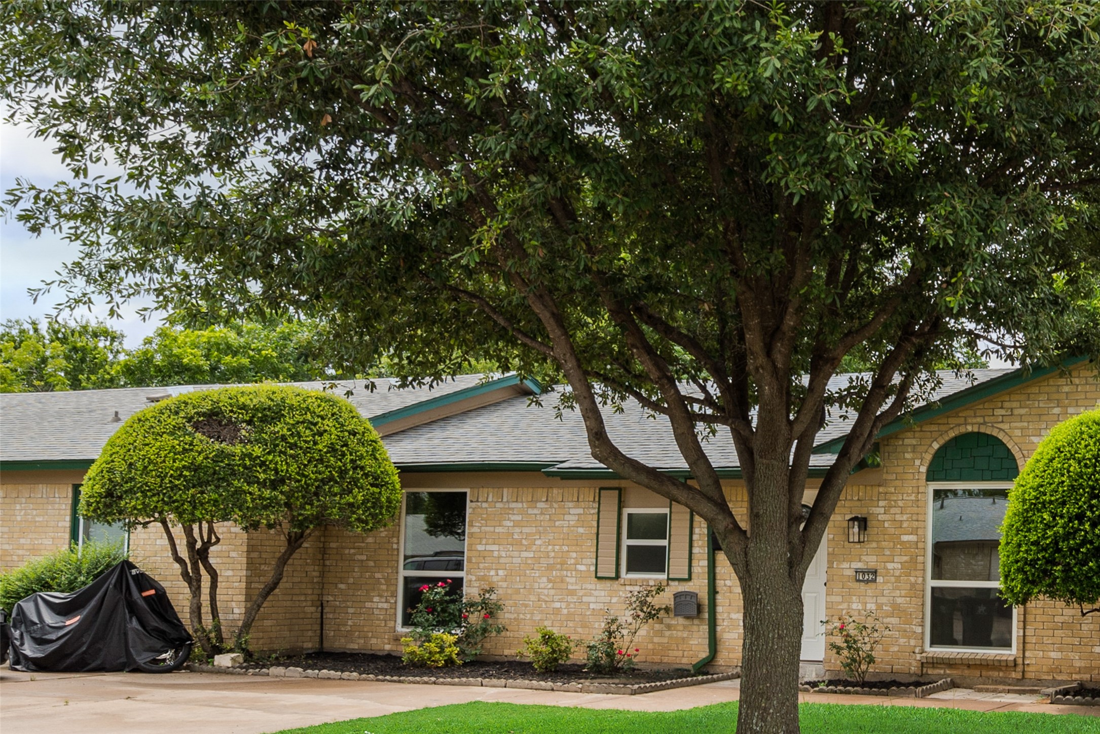 1032 Pleasant Valley Lane Arlington TX 76015