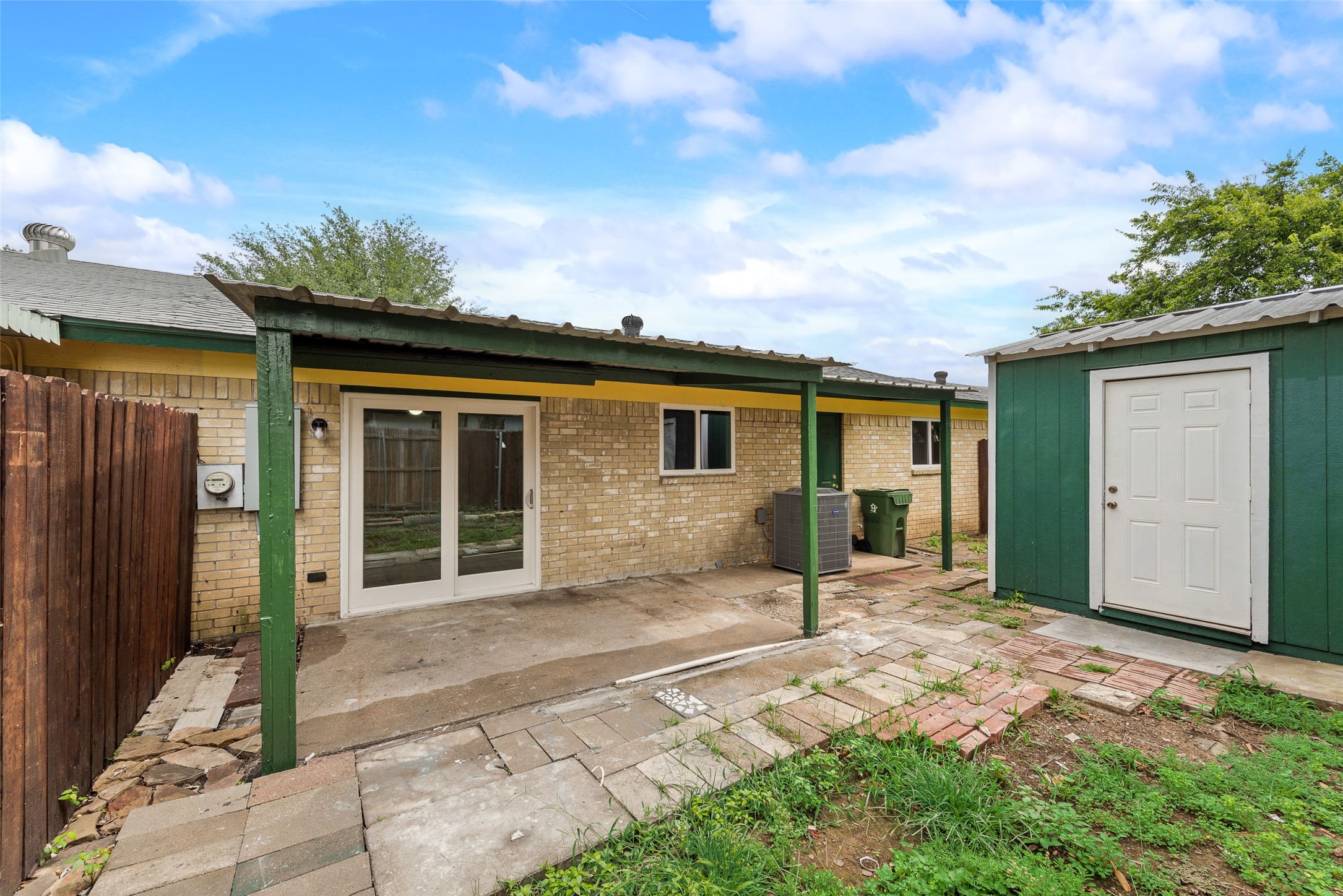 1032 Pleasant Valley Lane Arlington TX 76015