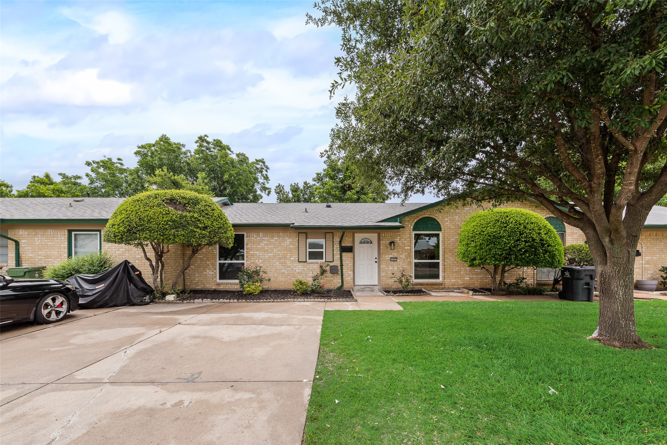 1032 Pleasant Valley Lane Arlington TX 76015