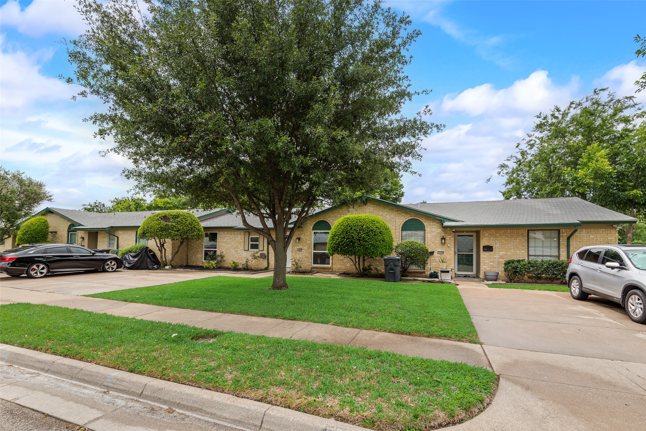 1032 Pleasant Valley Lane Arlington TX 76015