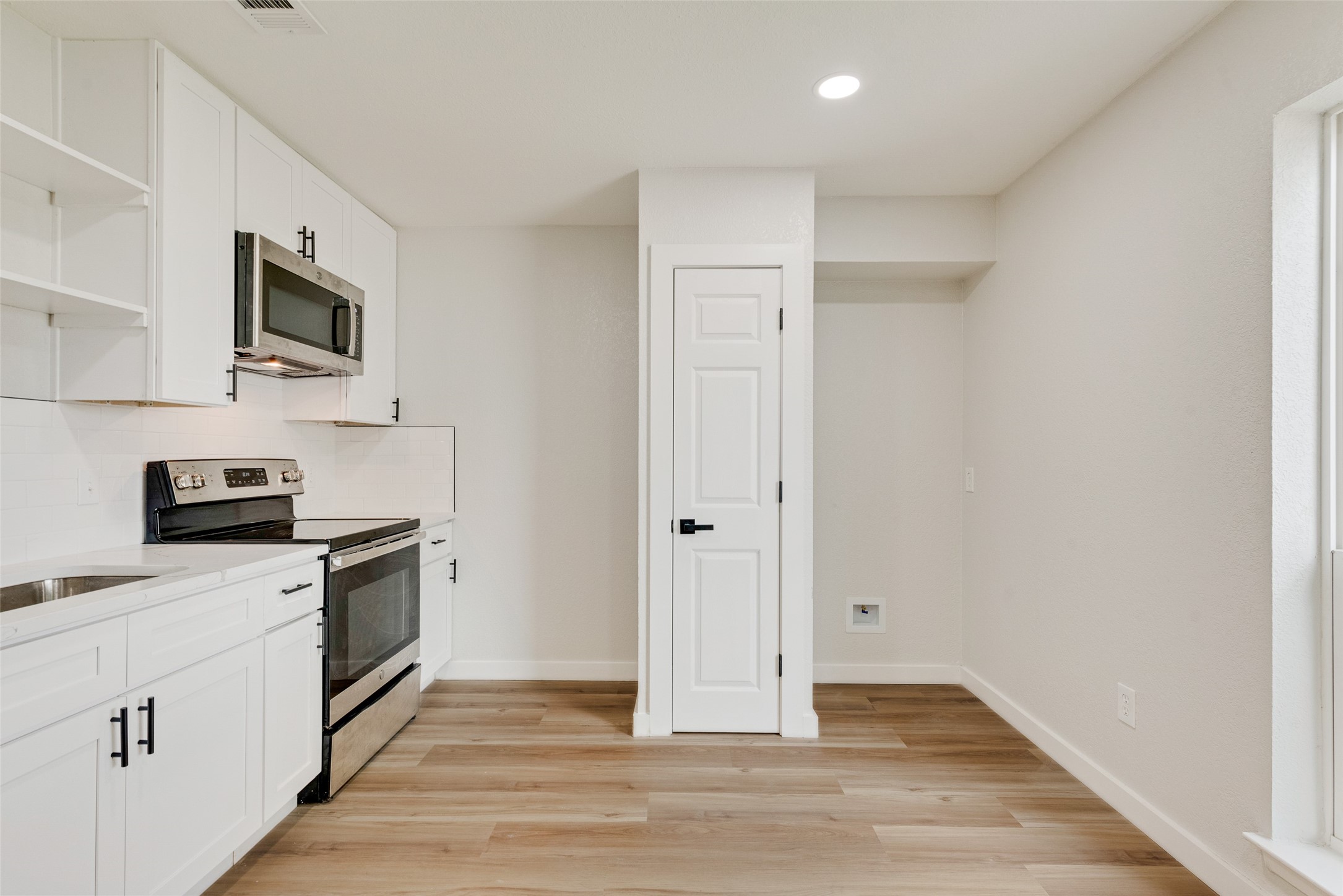 1032 Pleasant Valley Lane Arlington TX 76015