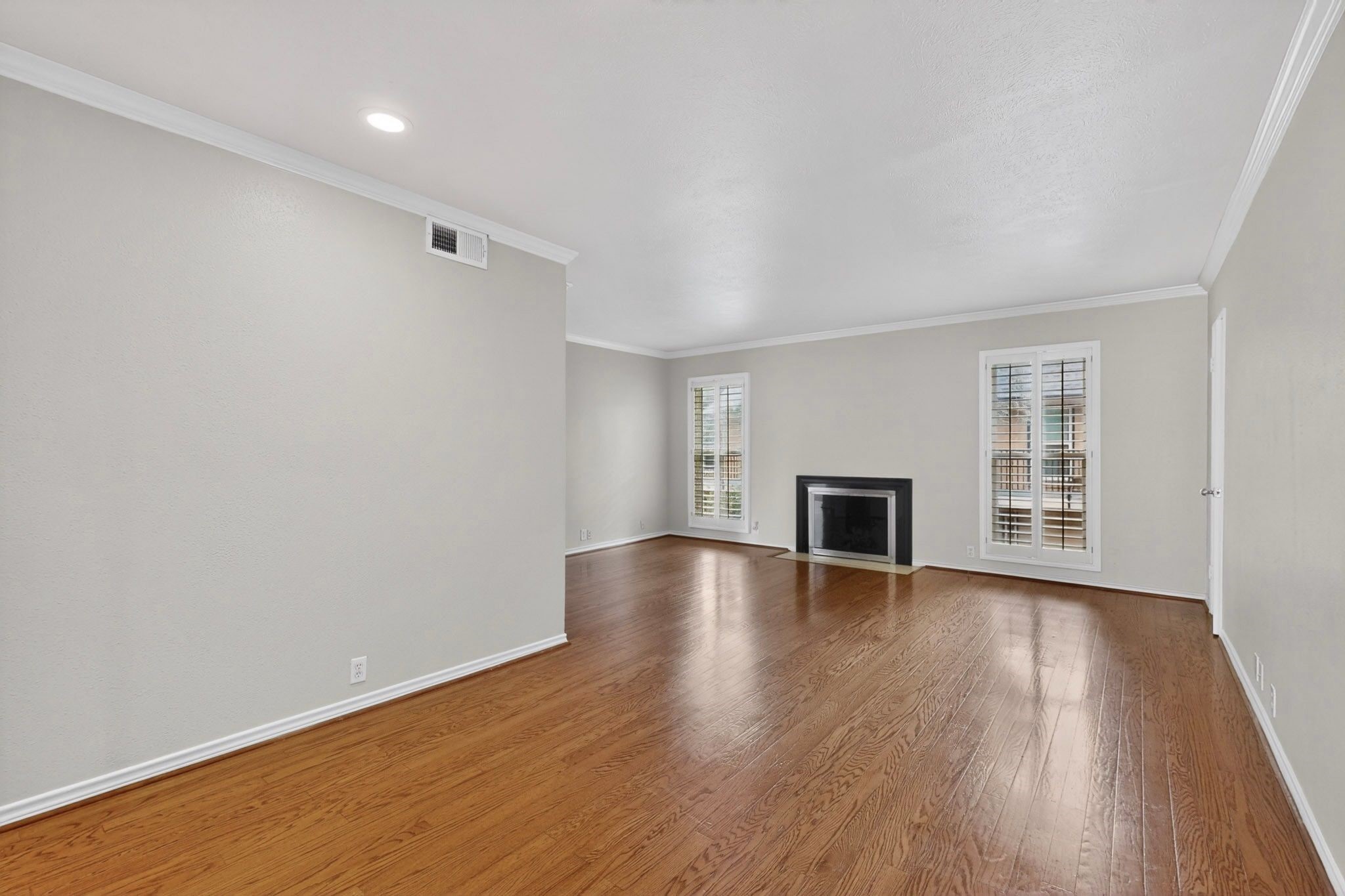 7820 Meadow Park Drive Dallas TX 75230