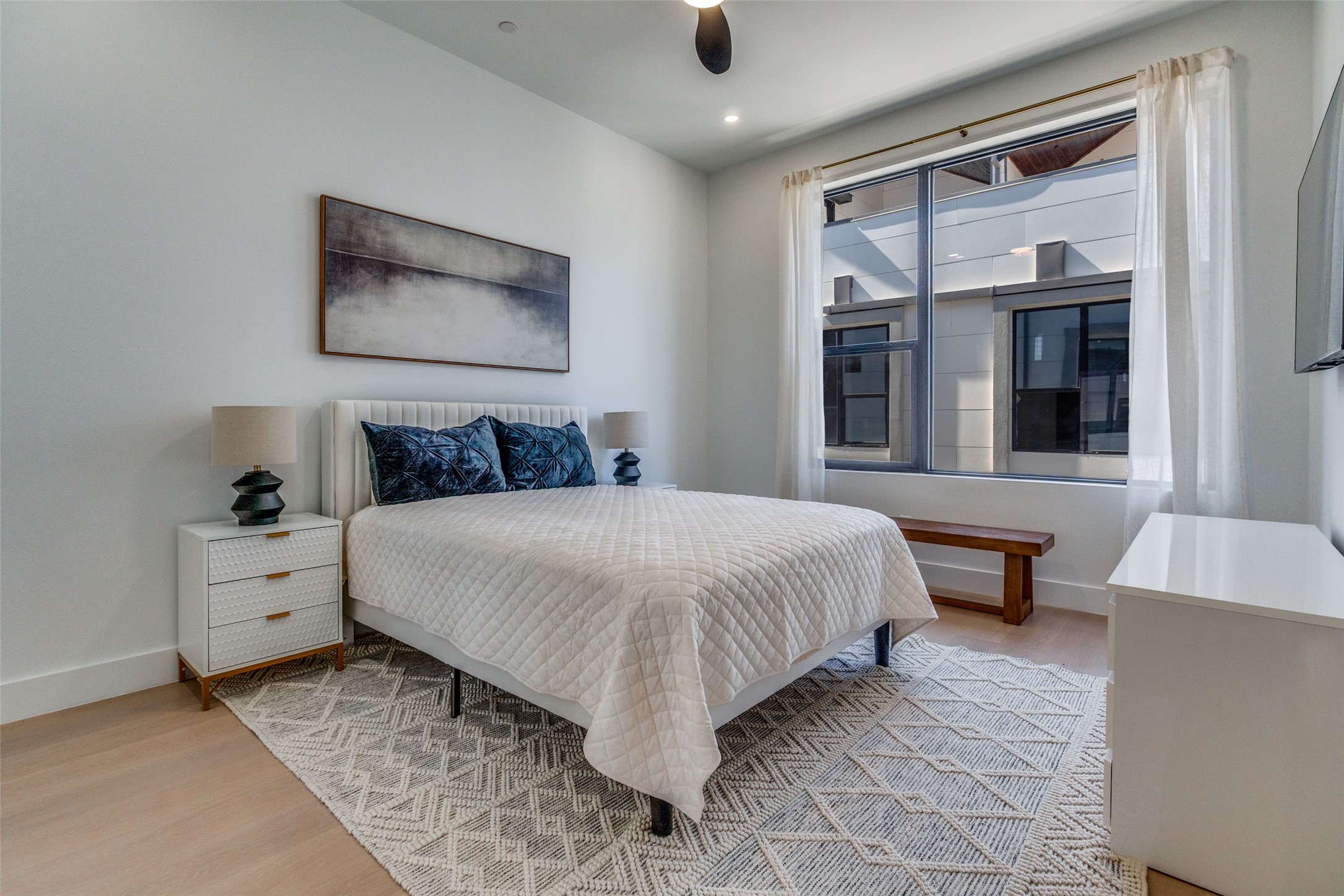 708 W Tenth Street Dallas TX 75208