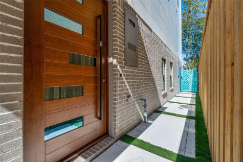 708 W Tenth Street Dallas TX 75208